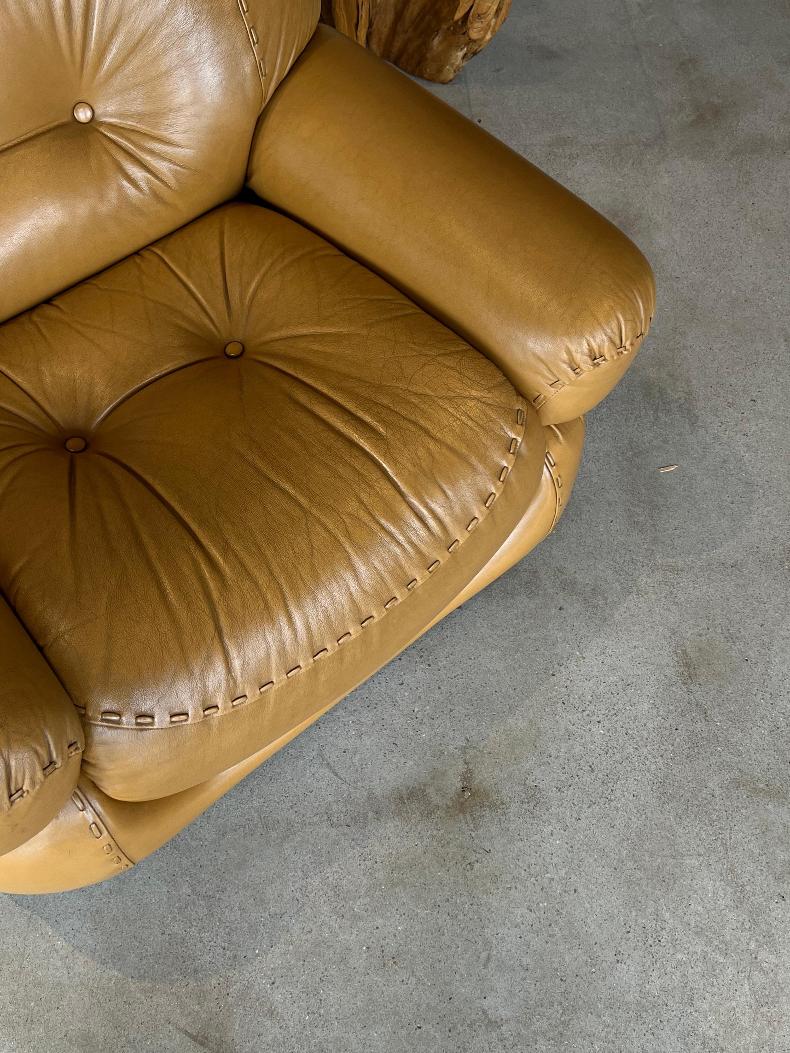 Late 20th Century Italian Leather “Sapporo” Lounge Chair by Mobil Girgi, 1970s