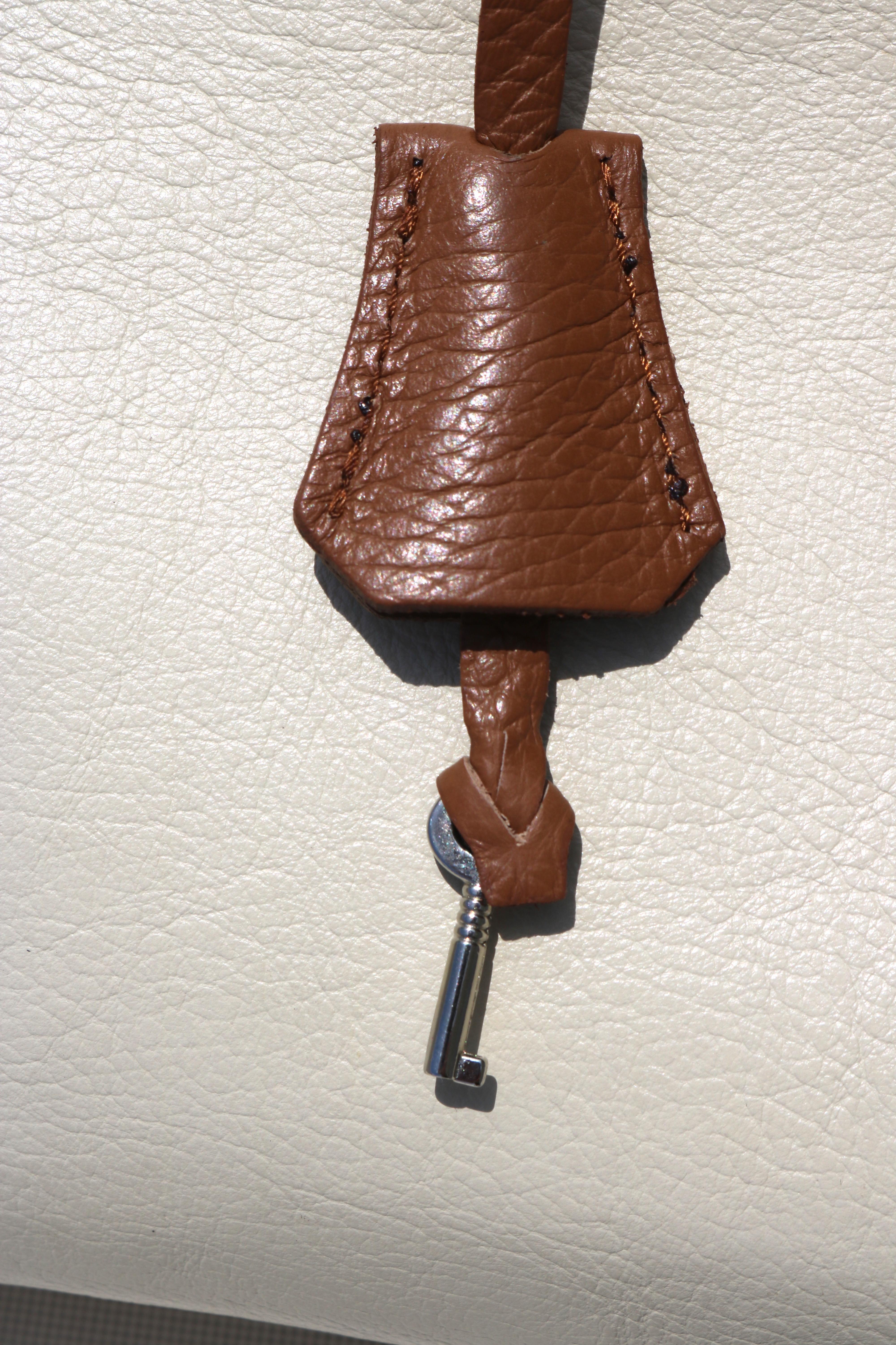 Women's Italian Leather Shoulder Handbag by Diane B., Milano-Hermes style For Sale