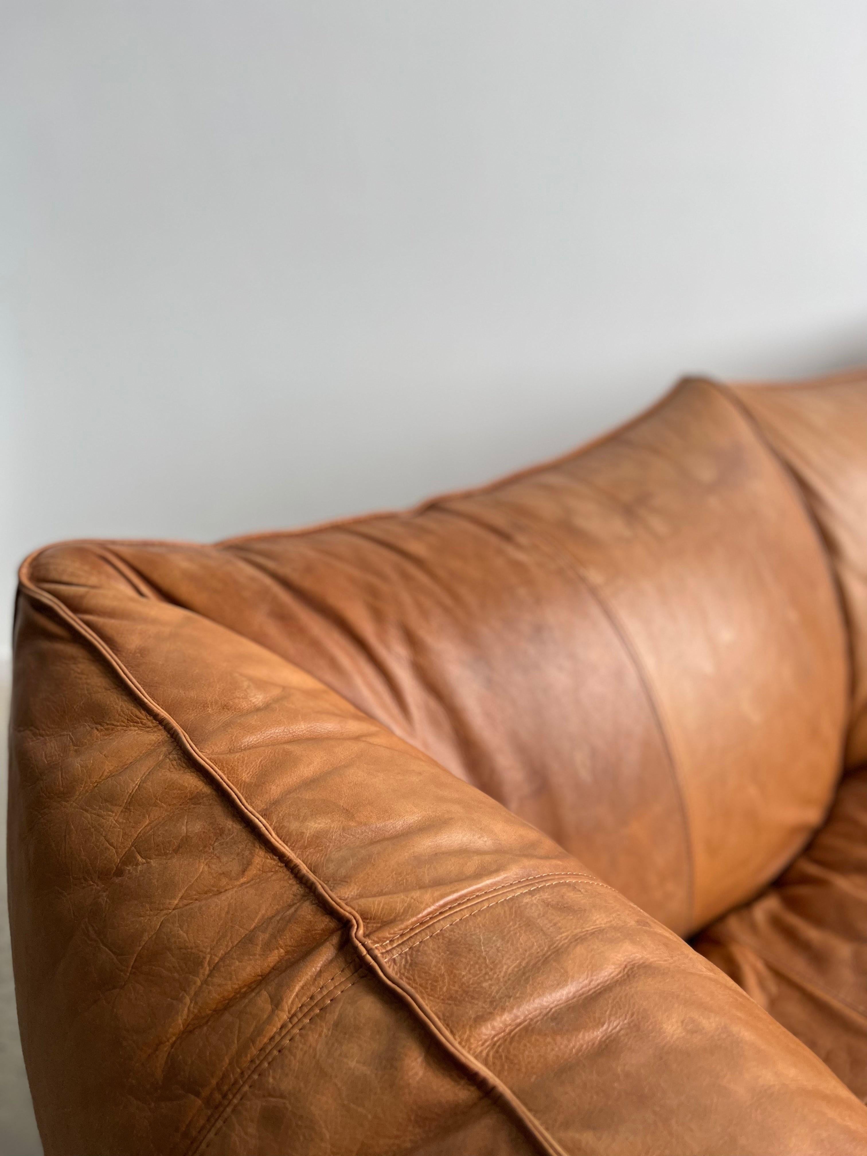 Italian Leather Sofa by Mario Bellini le Bambole for B&B Italia 1970s For Sale 6