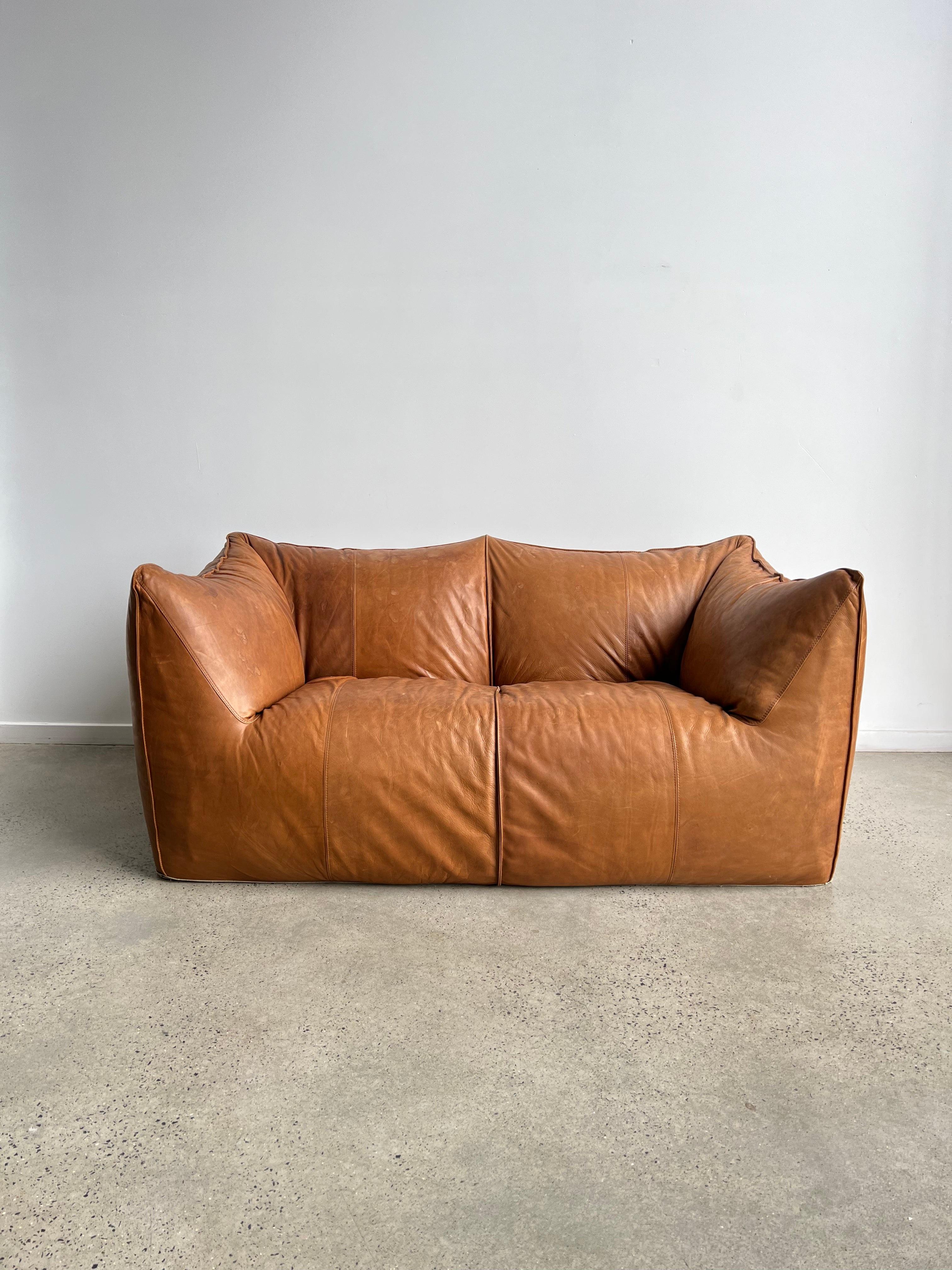 Mario Bellini for B&B Italia, 'Le Bambole' sofa, brown patinated leather, Italy, 1972. This piece is one of the very rare prototypes or early editions, and still 100% original, read on. In the Bambole, the piece is reduced to an archetypical idea of