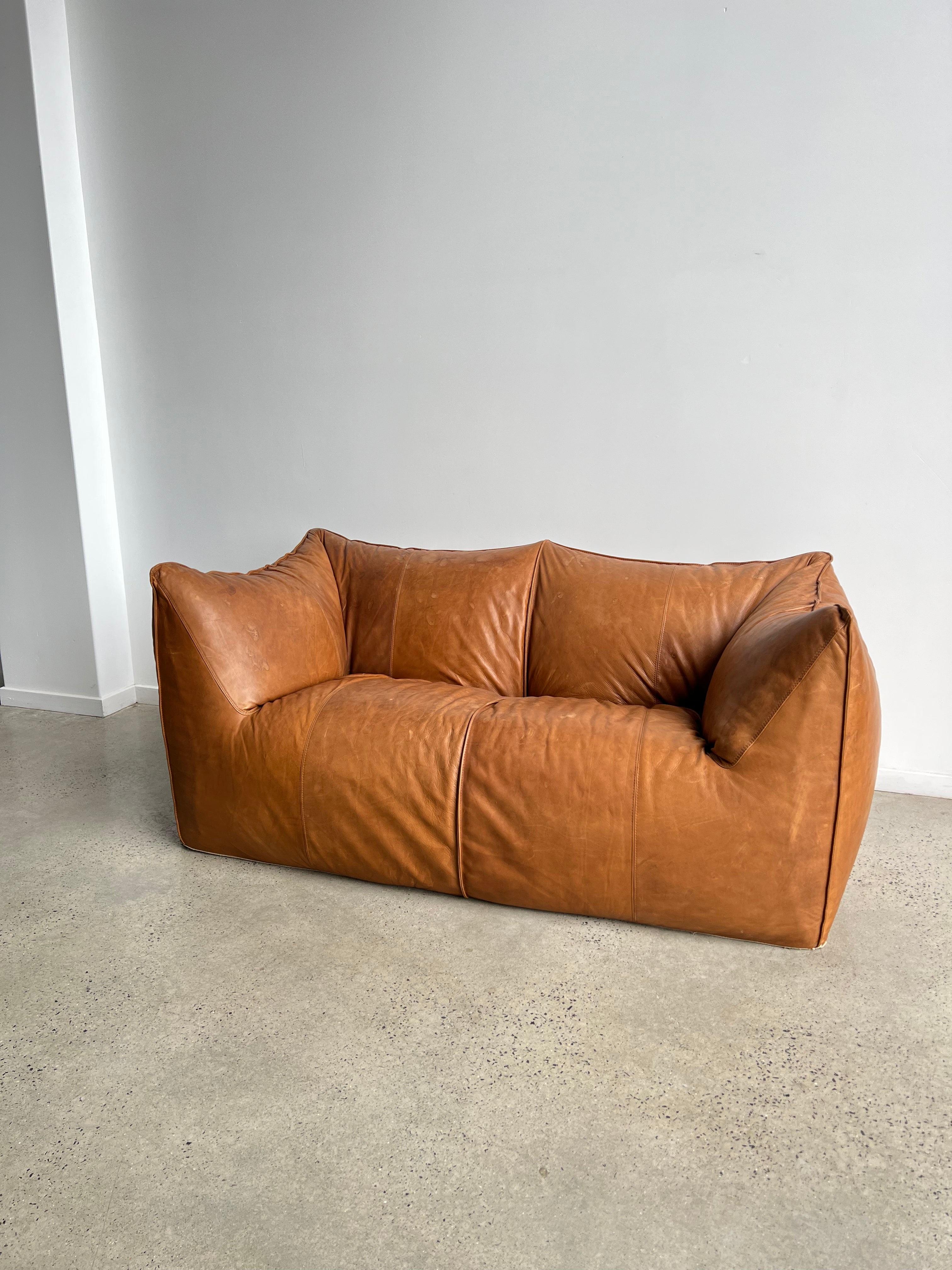 Mid-Century Modern Italian Leather Sofa by Mario Bellini le Bambole for B&B Italia 1970s For Sale