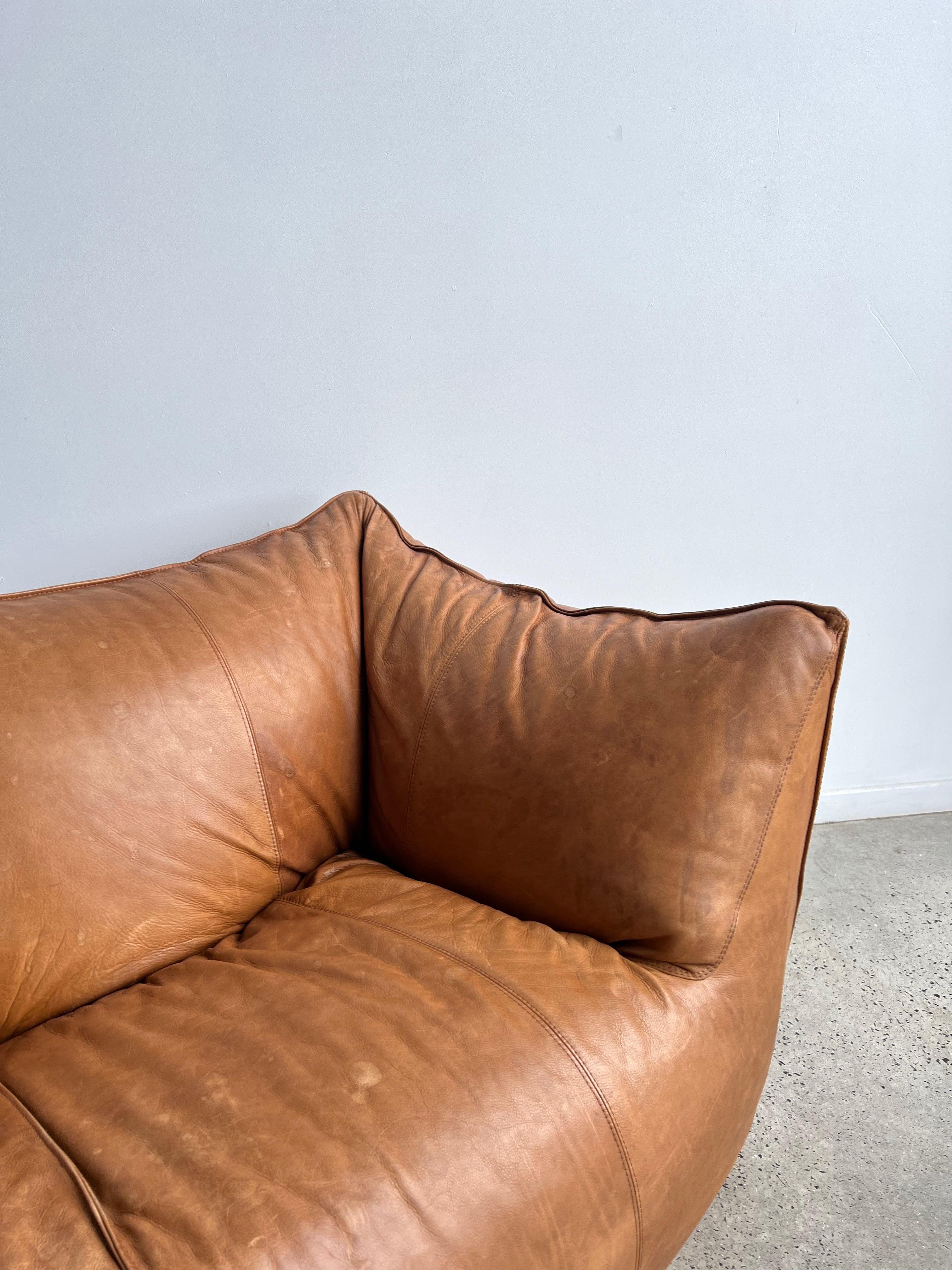 Late 20th Century Italian Leather Sofa by Mario Bellini le Bambole for B&B Italia 1970s For Sale
