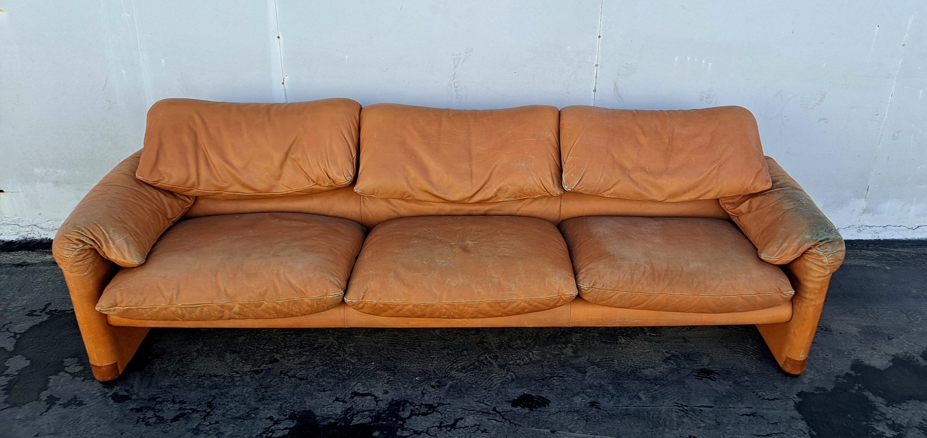 Italian Leather Sofa by Vico Magistretti for Casina In Good Condition In Los Angeles, CA