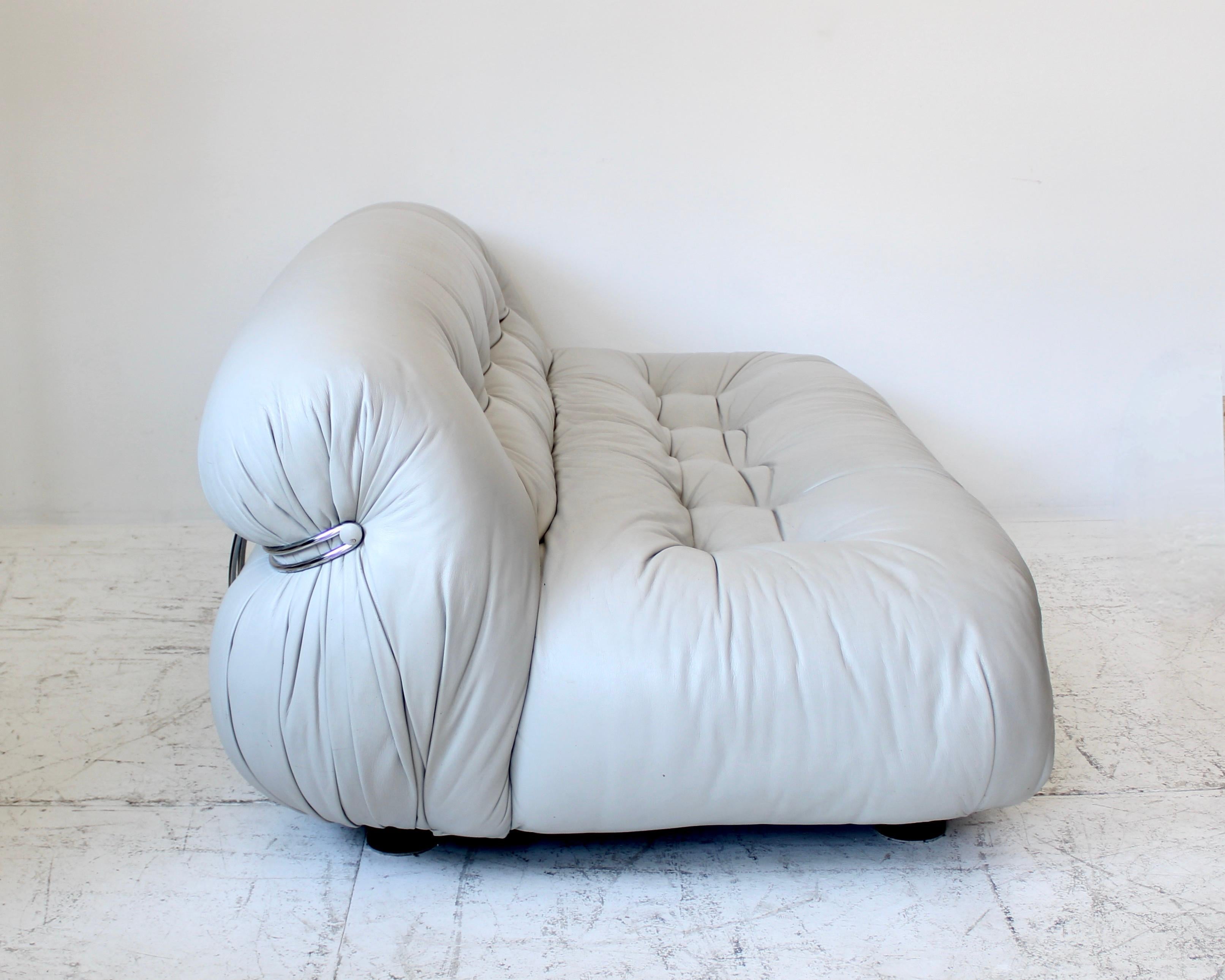 Canapé en cuir italien Soriana crème Tobia & Tobia Scarpa pour Cassina en vente 7