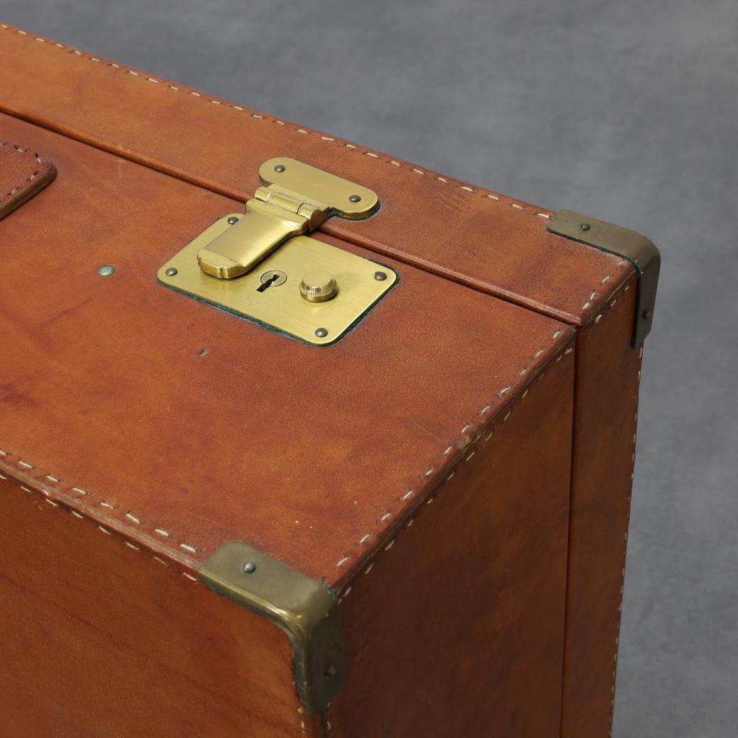 Ottone Valigia in pelle italiana, attribuita a Ferrari, anni '60 in vendita