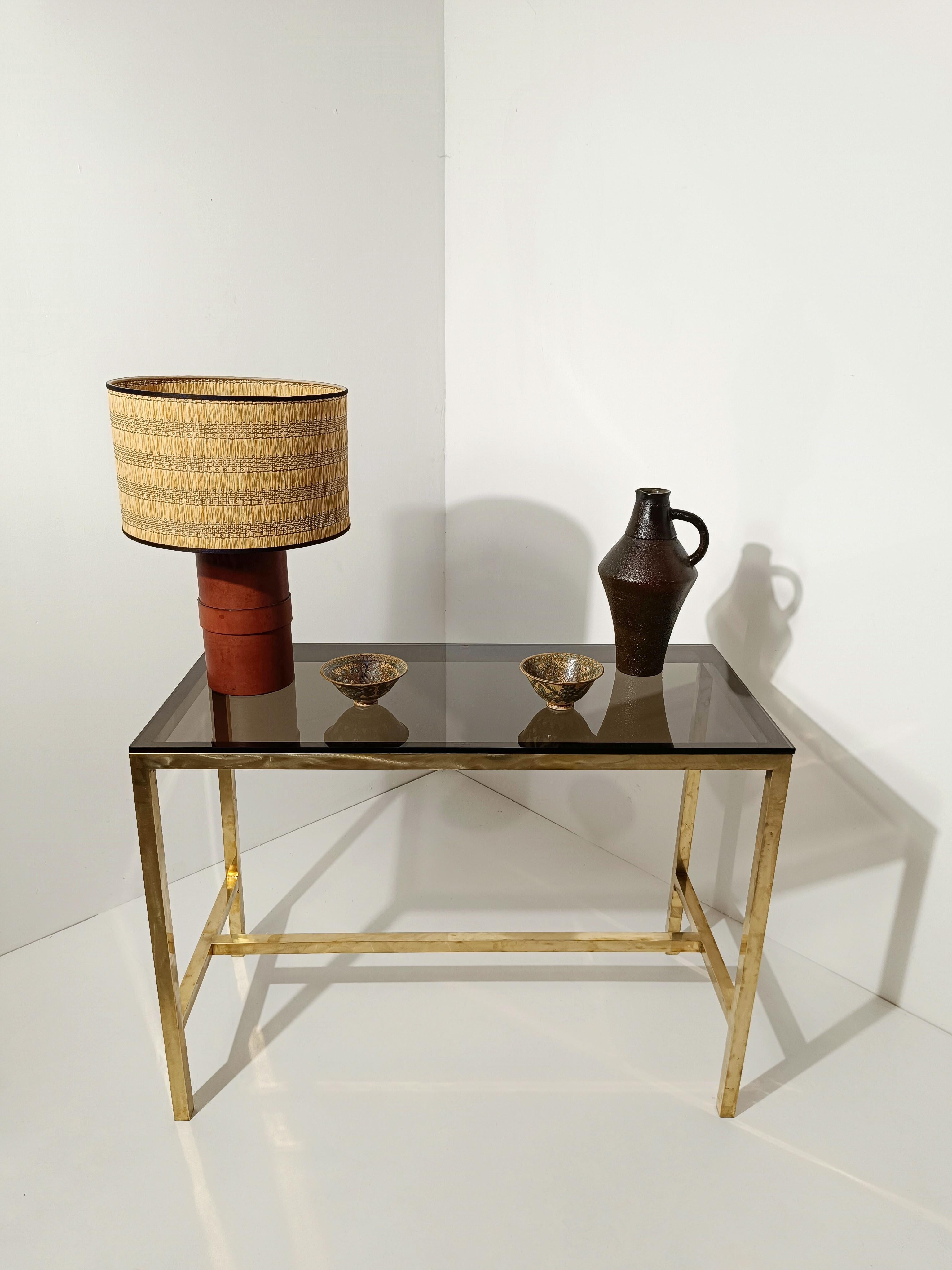 Italian Leather Table Lamp with Wicker Shade in the style of Jacques  Adnet, 70s In Good Condition In Roma, IT