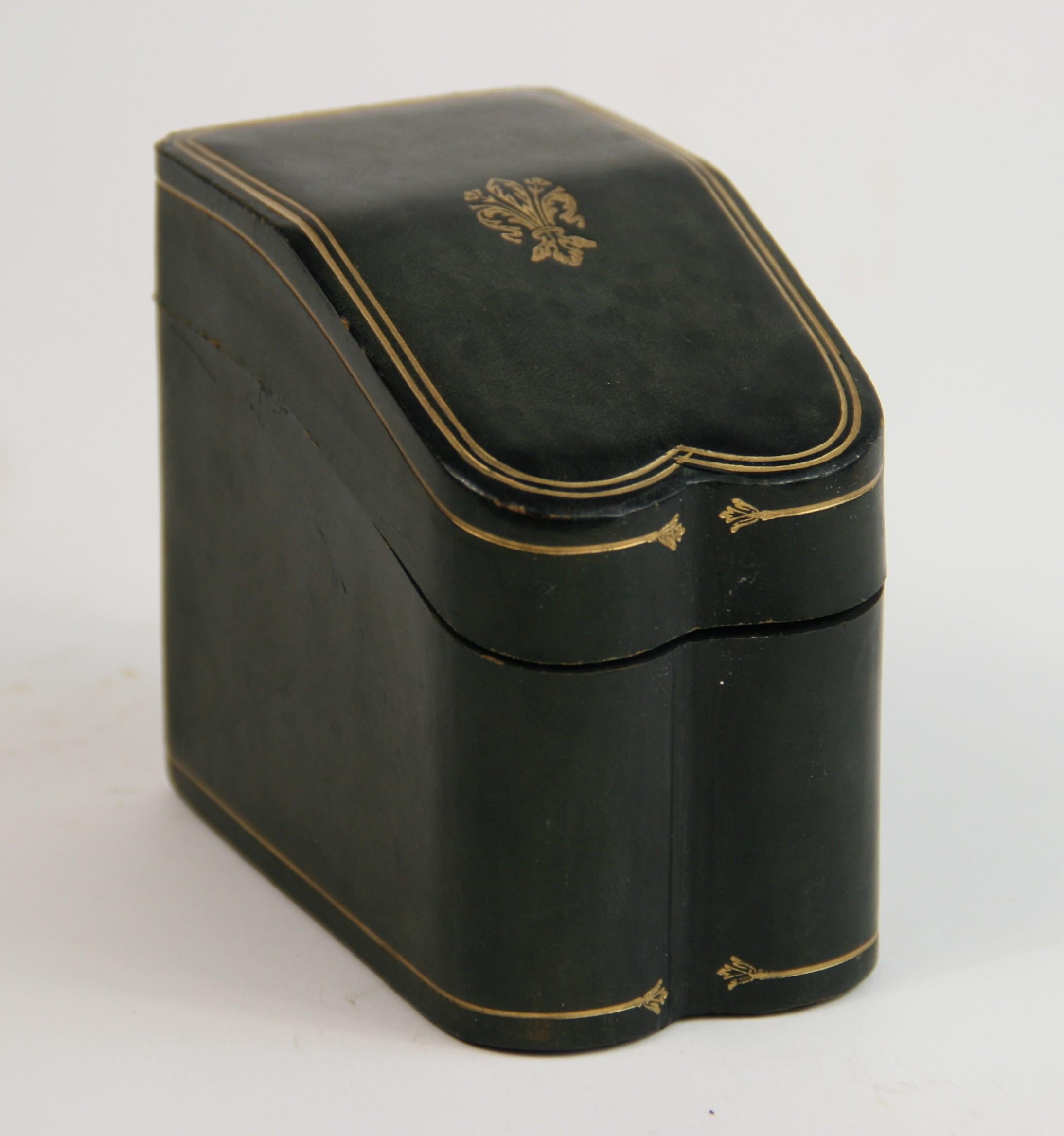 Caja de cartas de cuero italiano para dos barajas en Bueno estado para la venta en Douglas Manor, NY