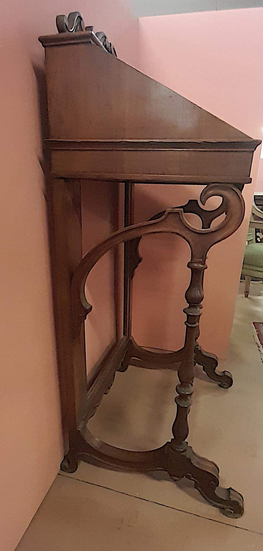 Italian Lectern in Louis Philippe Cherry Wood with Ornamental Carved Friezes In Good Condition For Sale In Cesena, FC