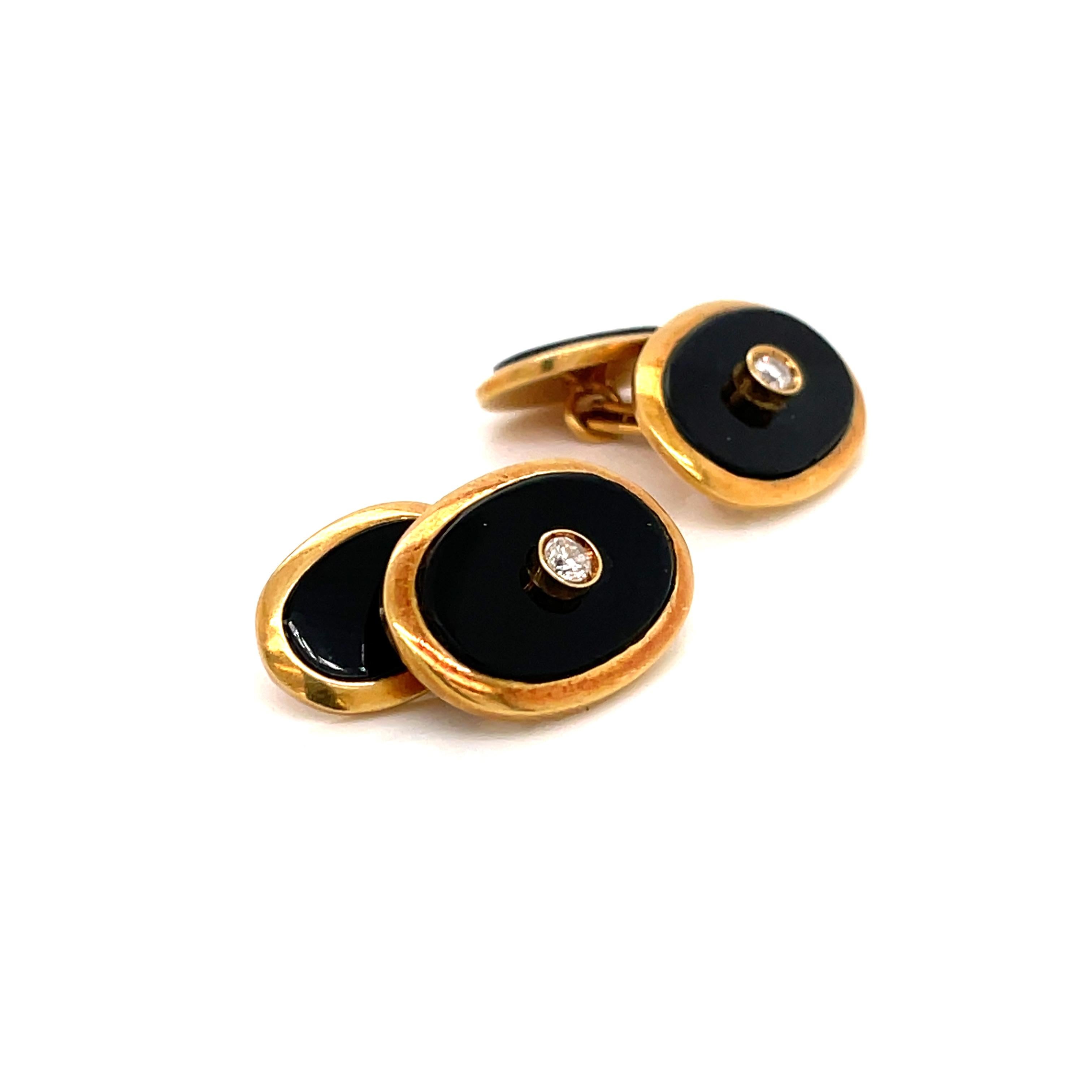 Italian Leo Pizzo Onyx Diamond Gold Cufflinks In Excellent Condition For Sale In Napoli, Italy