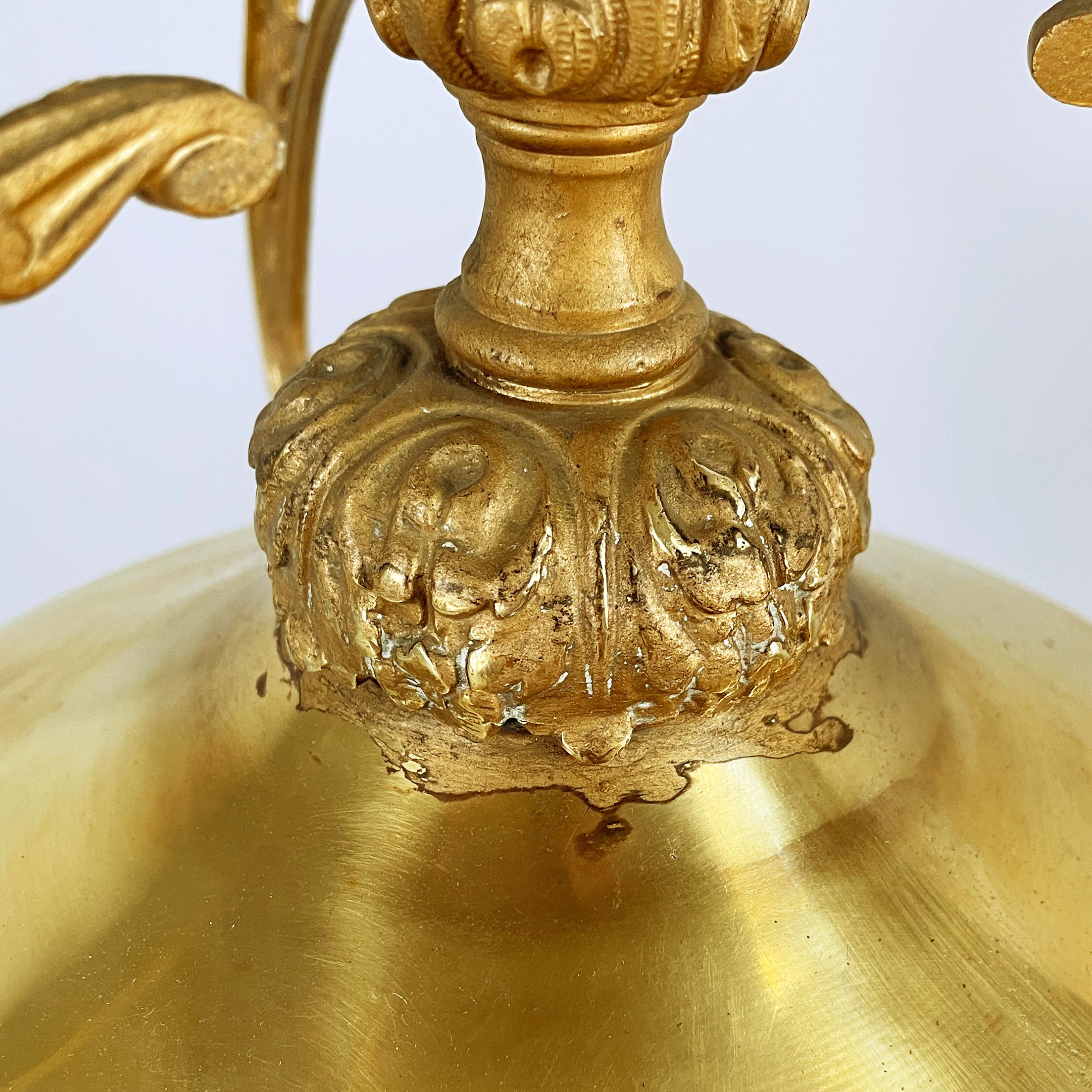 Italian liberty Chandelier in molded satin glass and brass, early 1900s For Sale 6