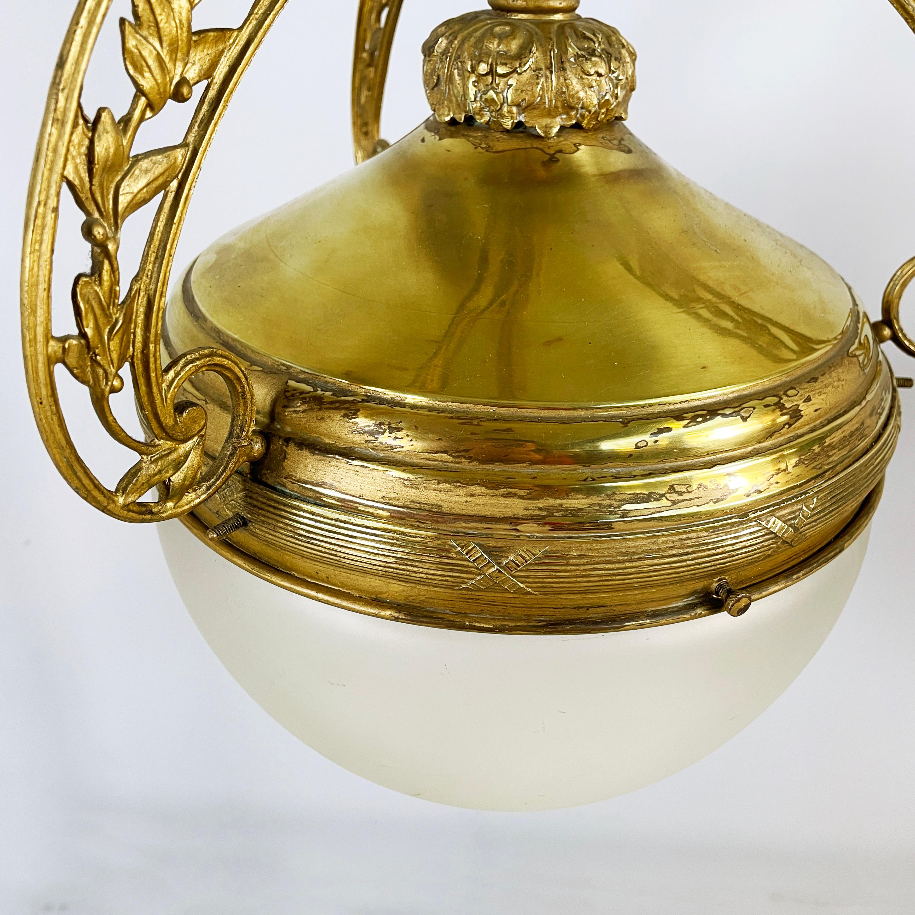 Italian liberty Chandelier in molded satin glass and brass, early 1900s For Sale 1