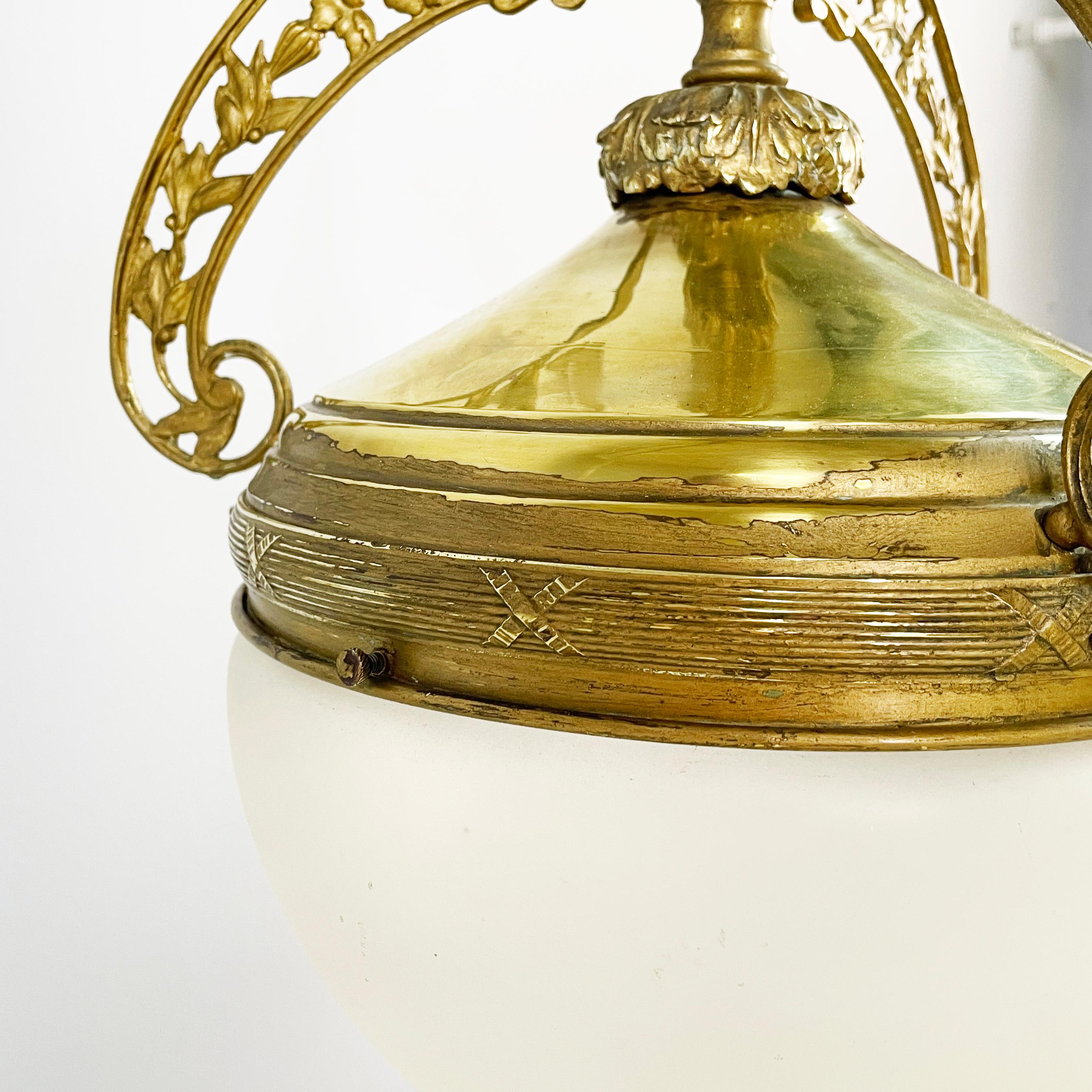 Italian liberty Chandelier in molded satin glass and brass, early 1900s For Sale 3