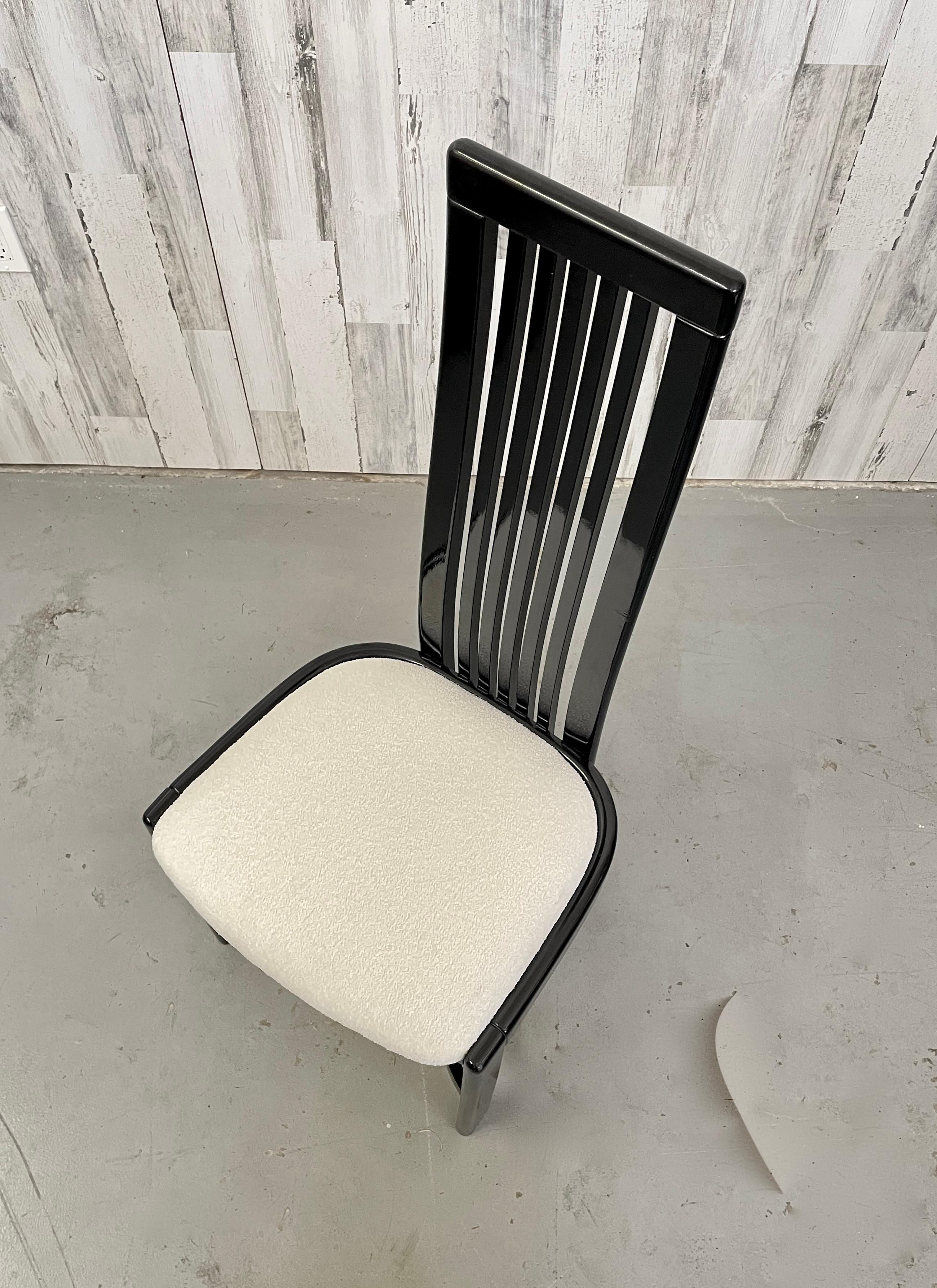 Italienische Liberty Furniture Industrie Esszimmerstühle im Angebot 4