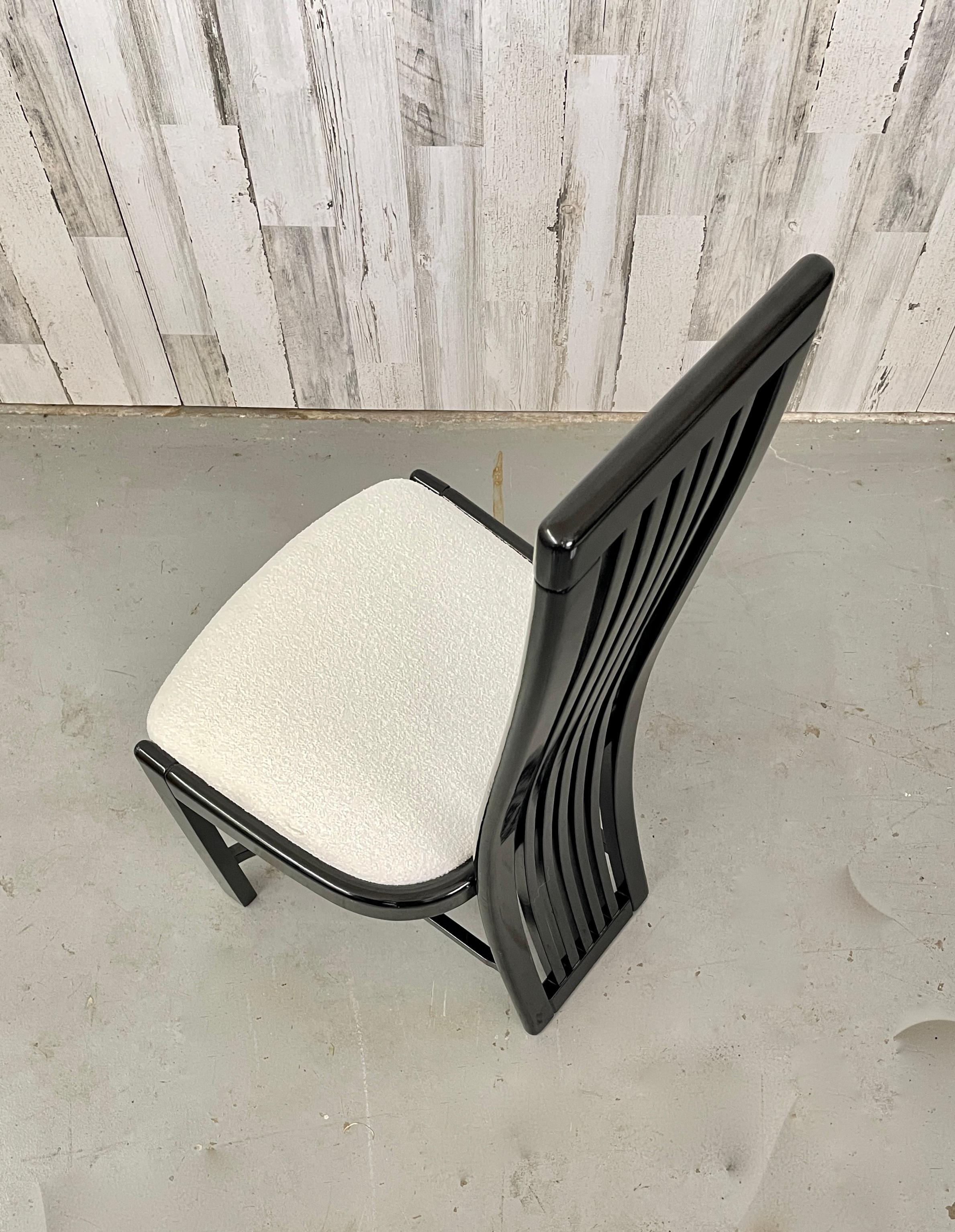 Italienische Liberty Furniture Industrie Esszimmerstühle im Angebot 6