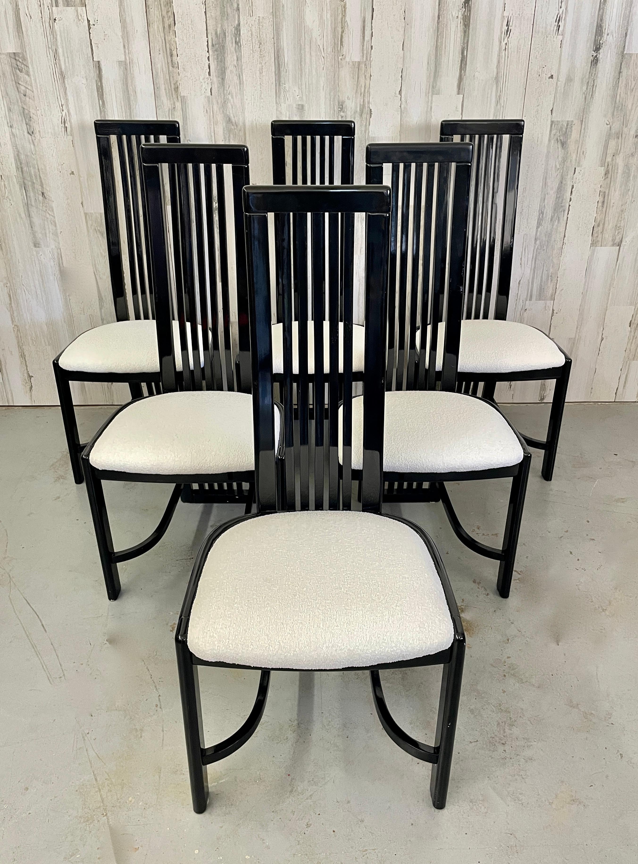 Italienische Liberty Furniture Industrie Esszimmerstühle (20. Jahrhundert) im Angebot