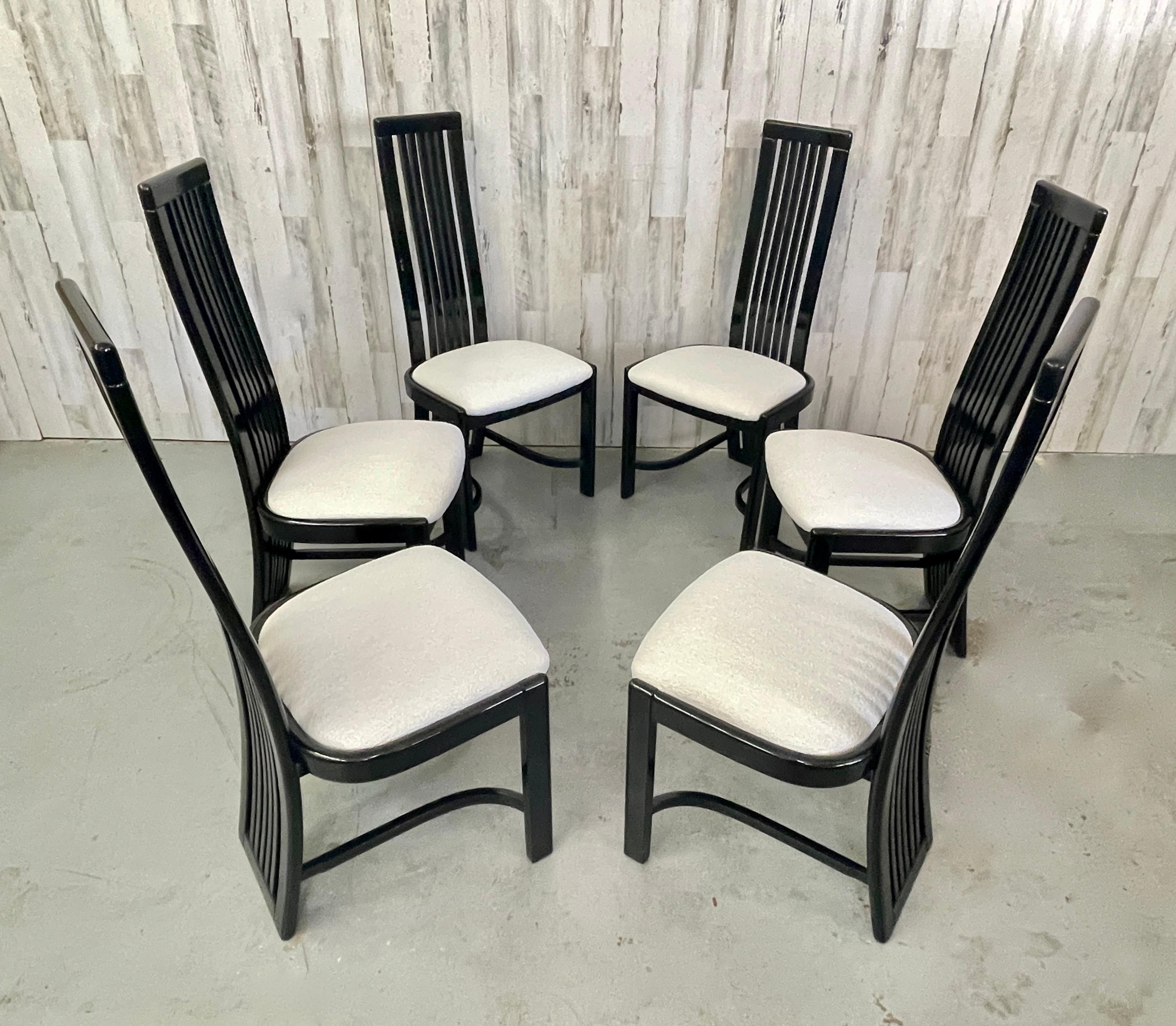 Italienische Liberty Furniture Industrie Esszimmerstühle (Bouclé) im Angebot