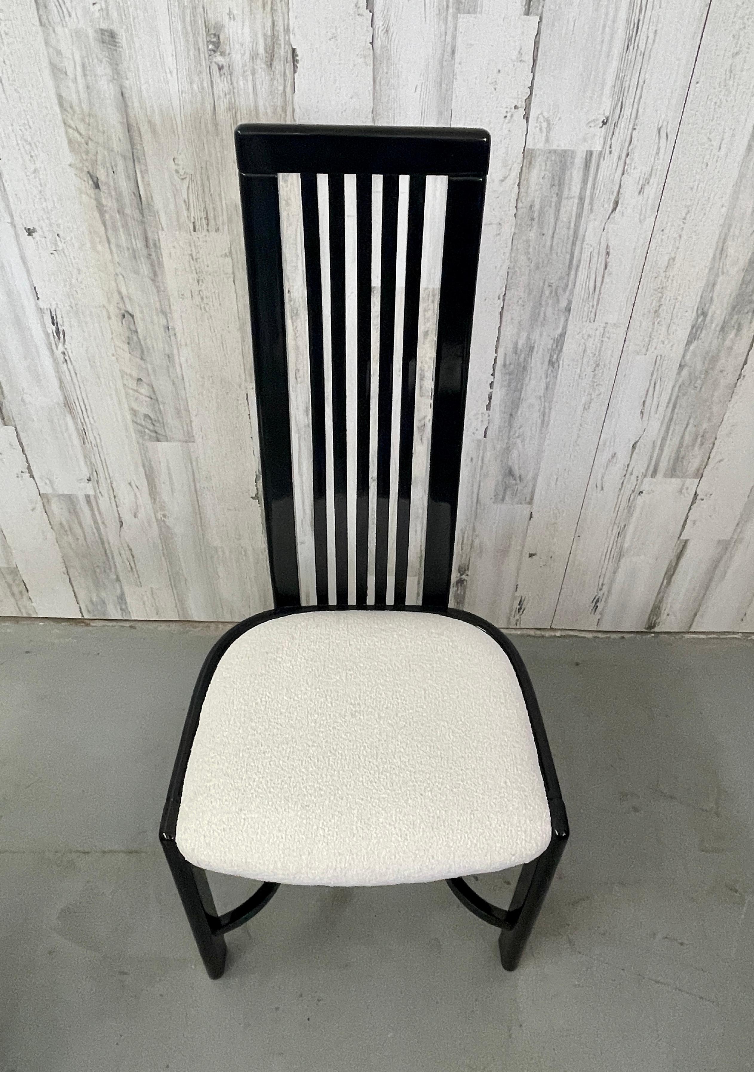 Italienische Liberty Furniture Industrie Esszimmerstühle im Angebot 1