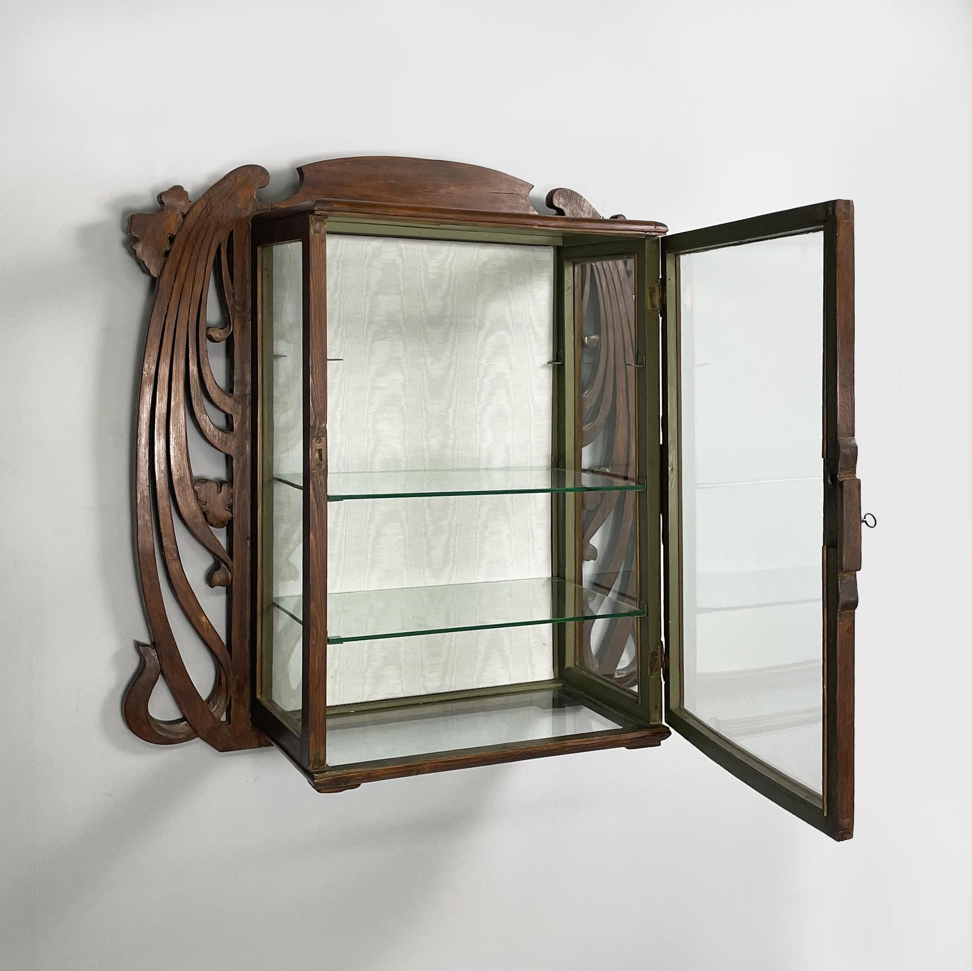 Art Nouveau Italian liberty wall display cabinet in wood and glass, early 1900s in vendita