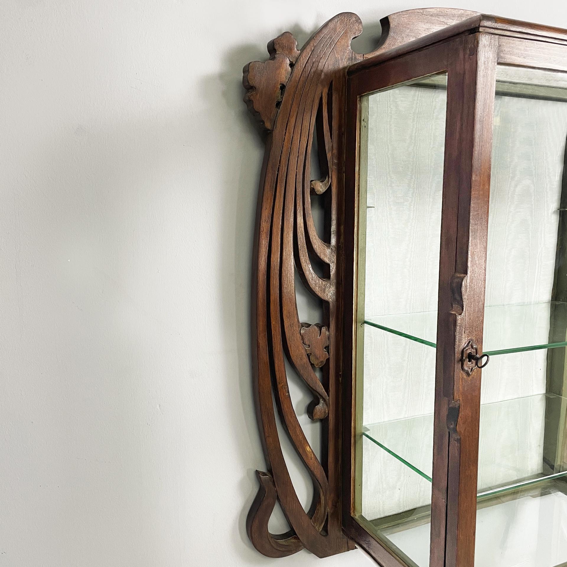 Italian liberty wall display cabinet in wood and glass, early 1900s in vendita 1