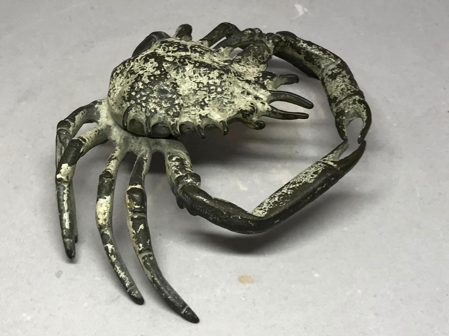 Italian life-size bronze crab. Antique Neapolitan crab in patinated bronze, Italy, early 20th century.
Dimensions: 6.75