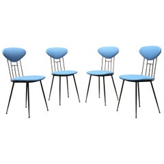 Sedia italiana in similpelle azzurra e metallo nero, anni '80