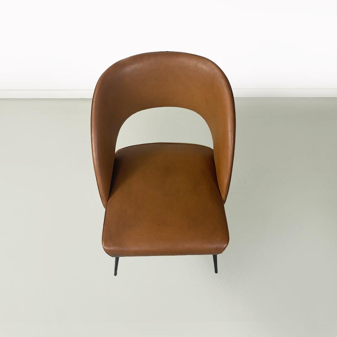 Fauteuil italien à assise et dossier en simili-cuir Brown et pieds en métal, années 1960 en vente 7