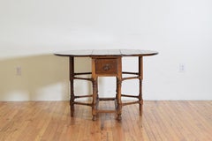 Italian Light Walnut Drop-Leaf Table, Early 18th Century