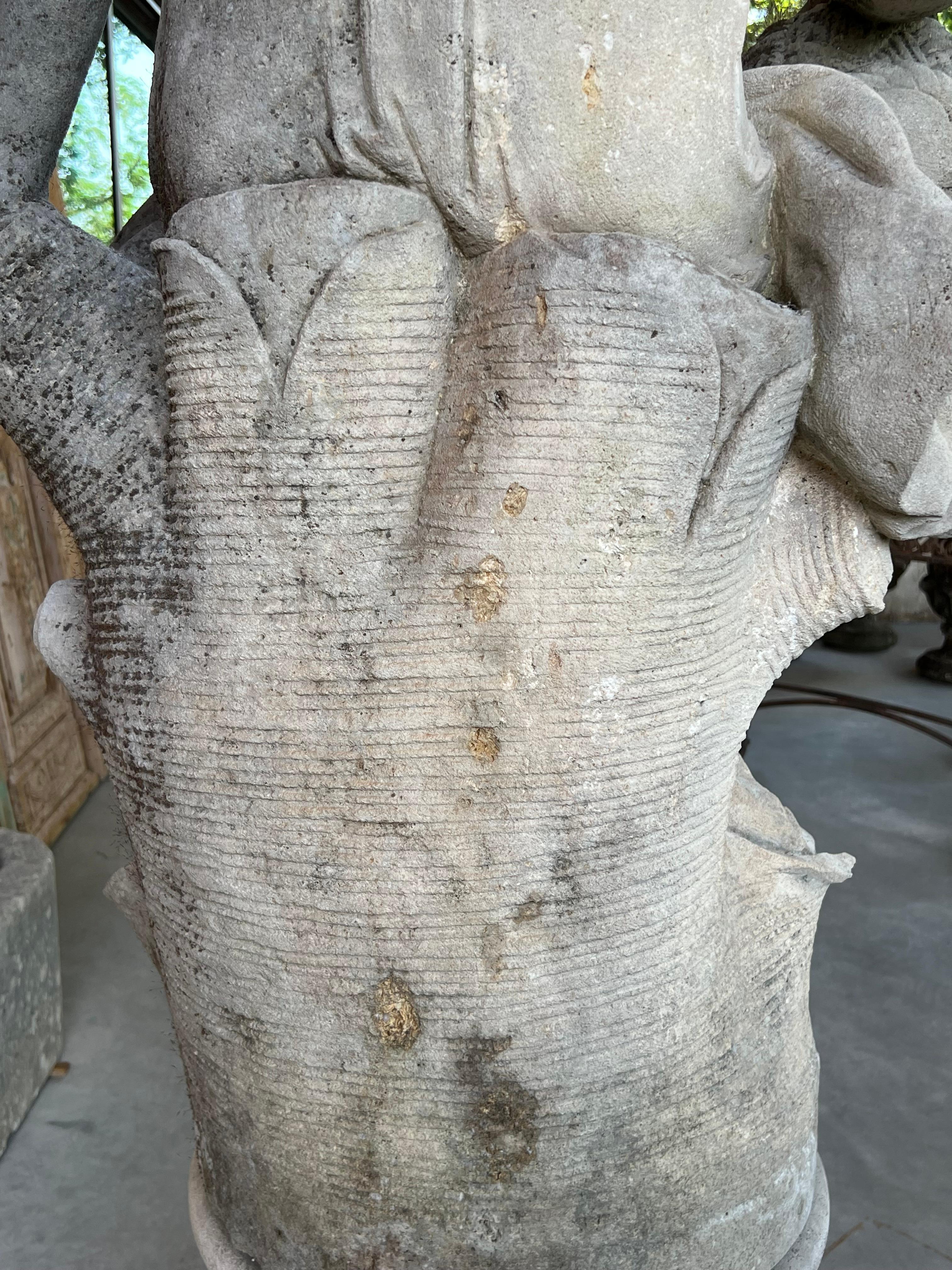 Italian Limestone Statue of Flora on Circular Stone Pedestal im Angebot 10