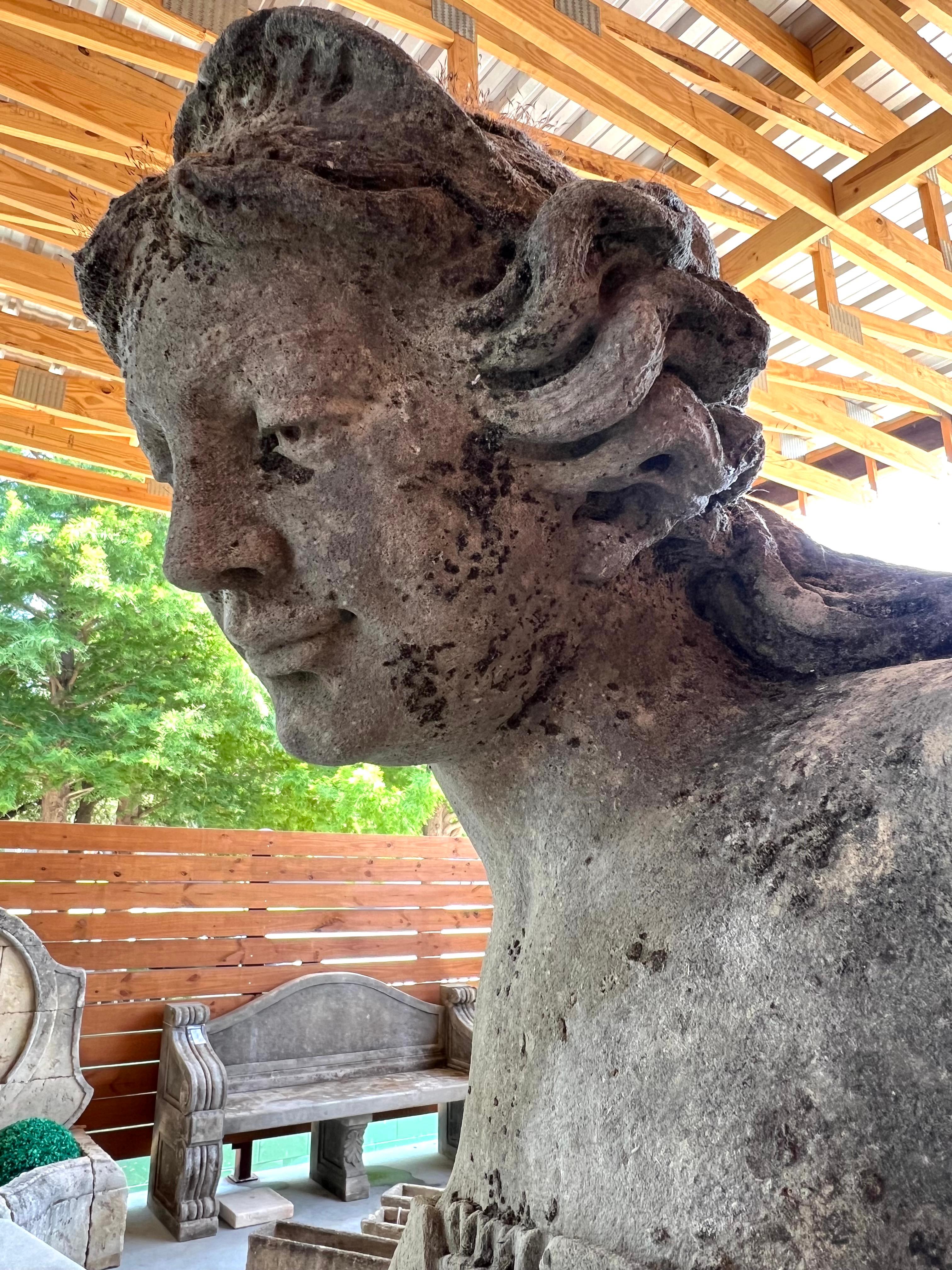 Italian Limestone Statue of Flora on Circular Stone Pedestal im Angebot 1