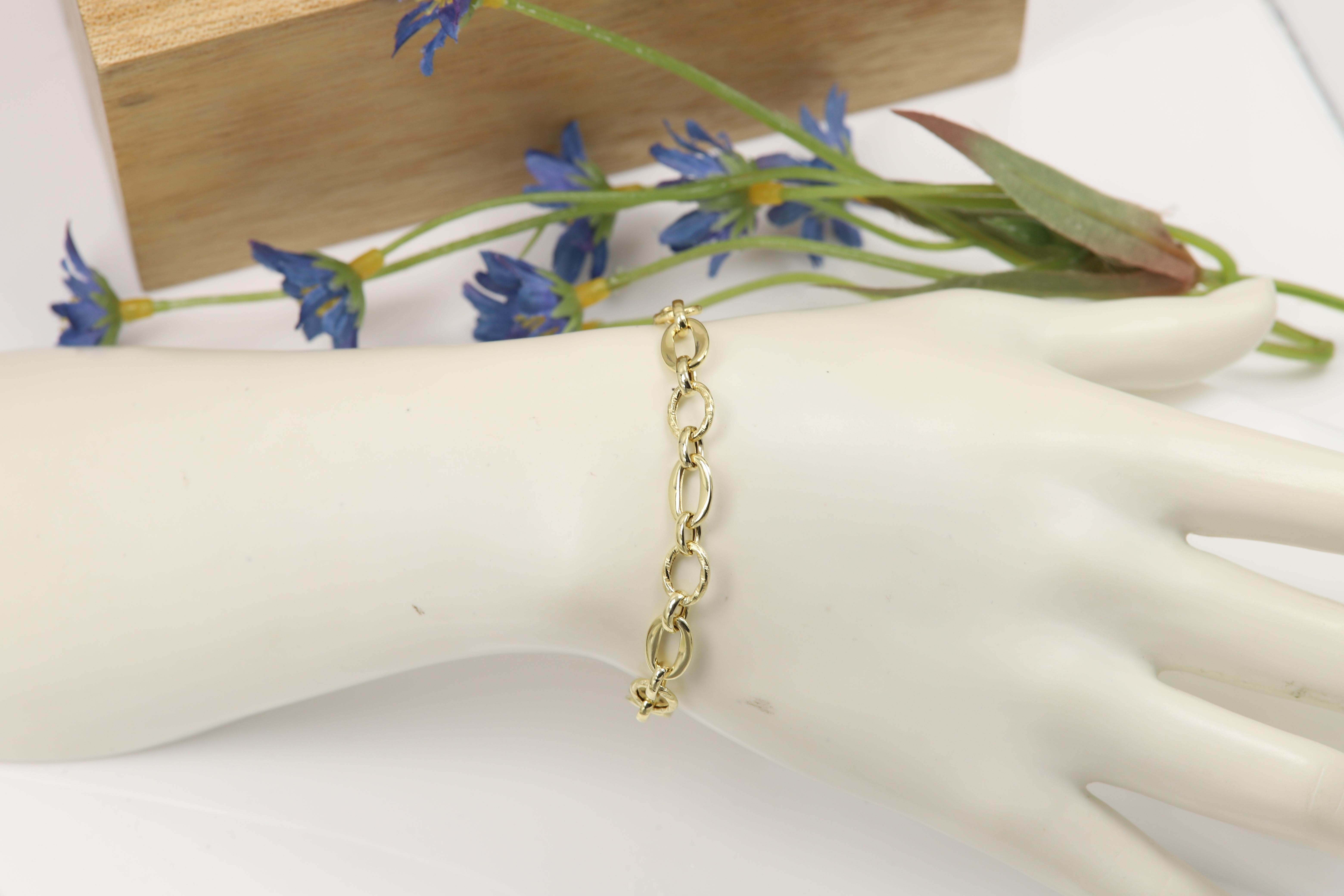 Bracelet à maillons italien en or 14 carats  Bracelet à maillons tendance en or en vente 12