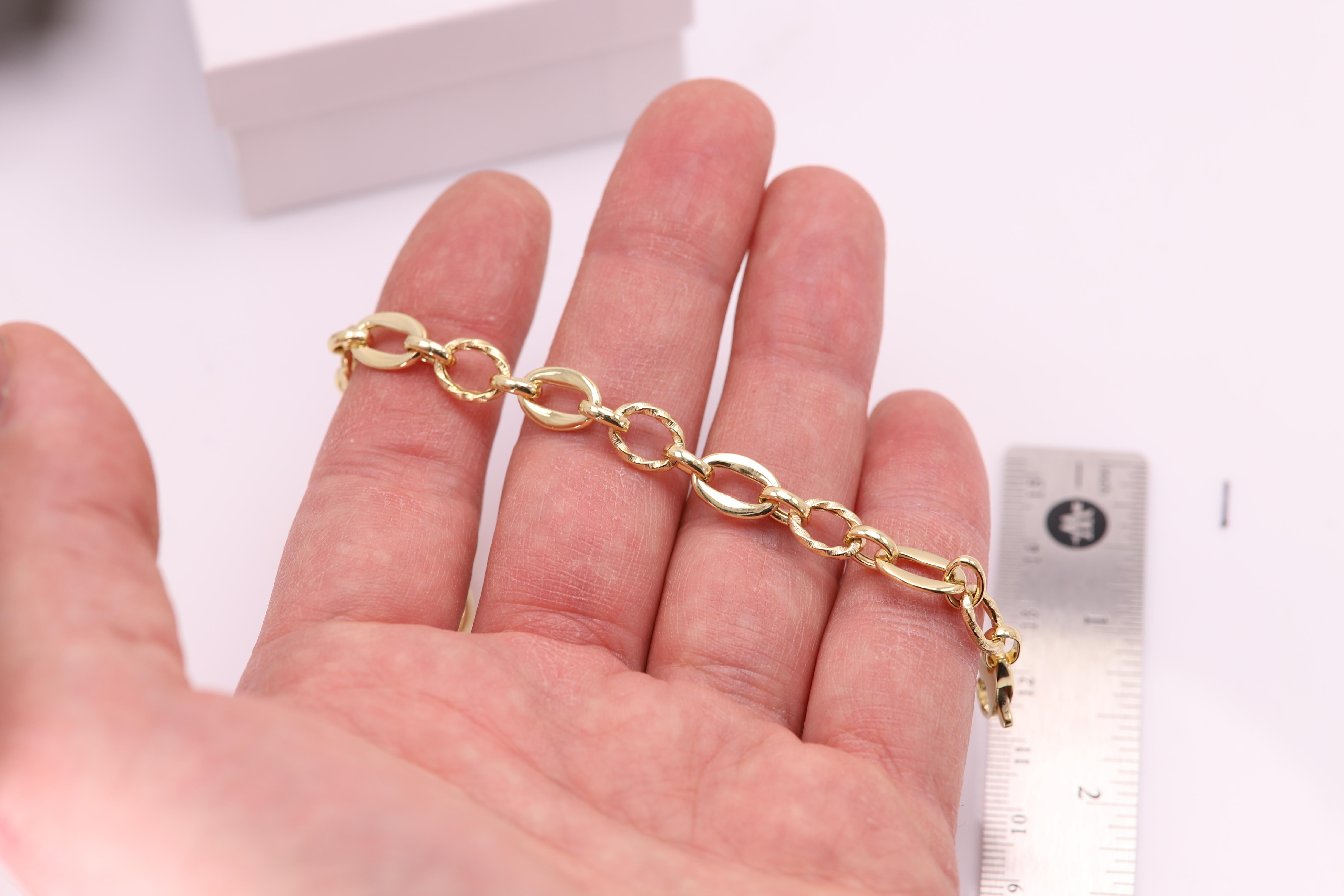Bracelet à maillons italien en or 14 carats  Bracelet à maillons tendance en or en vente 1