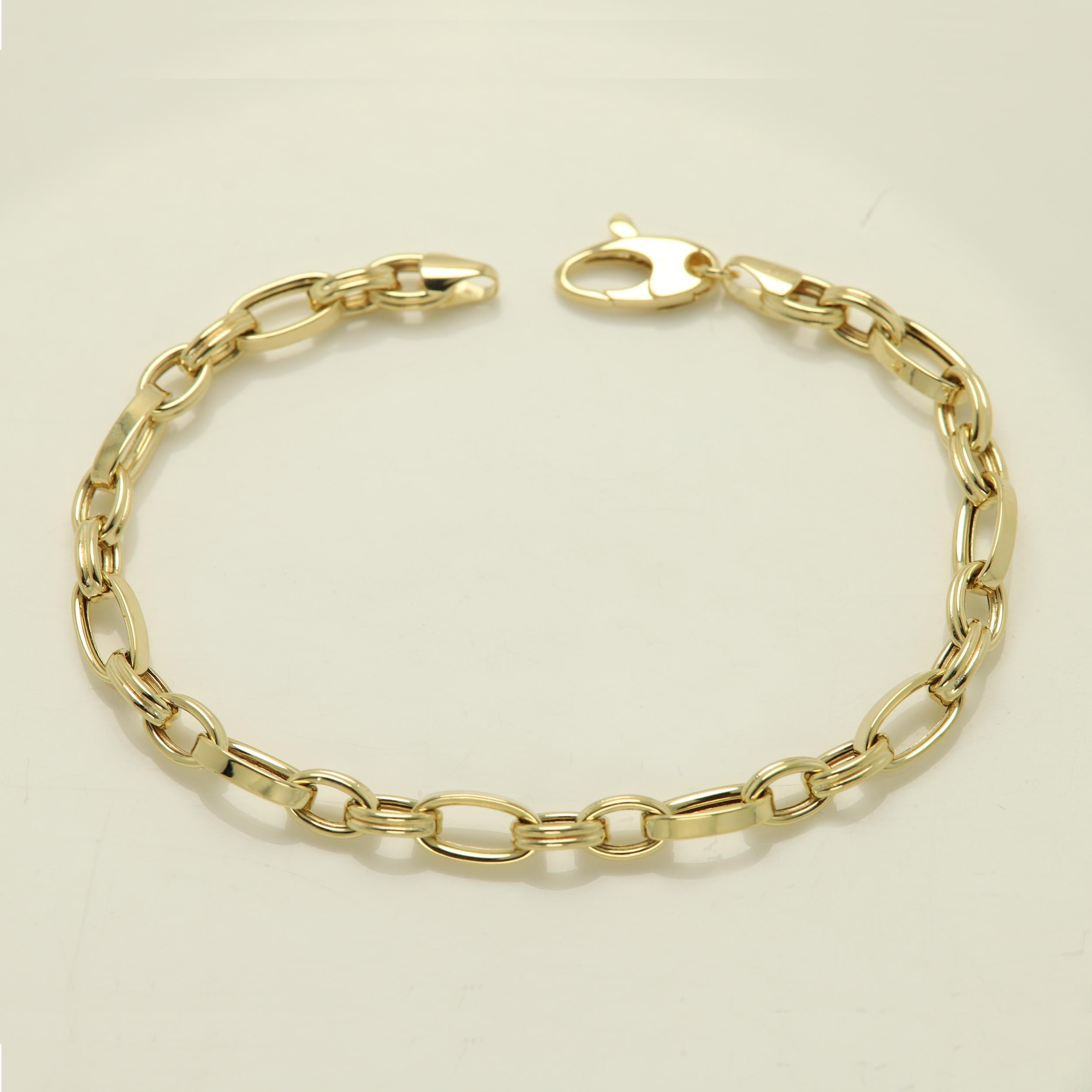 Italian Link Chain Bracelet 14 Karat  Gold Trendy Link Bracelet For Sale 2