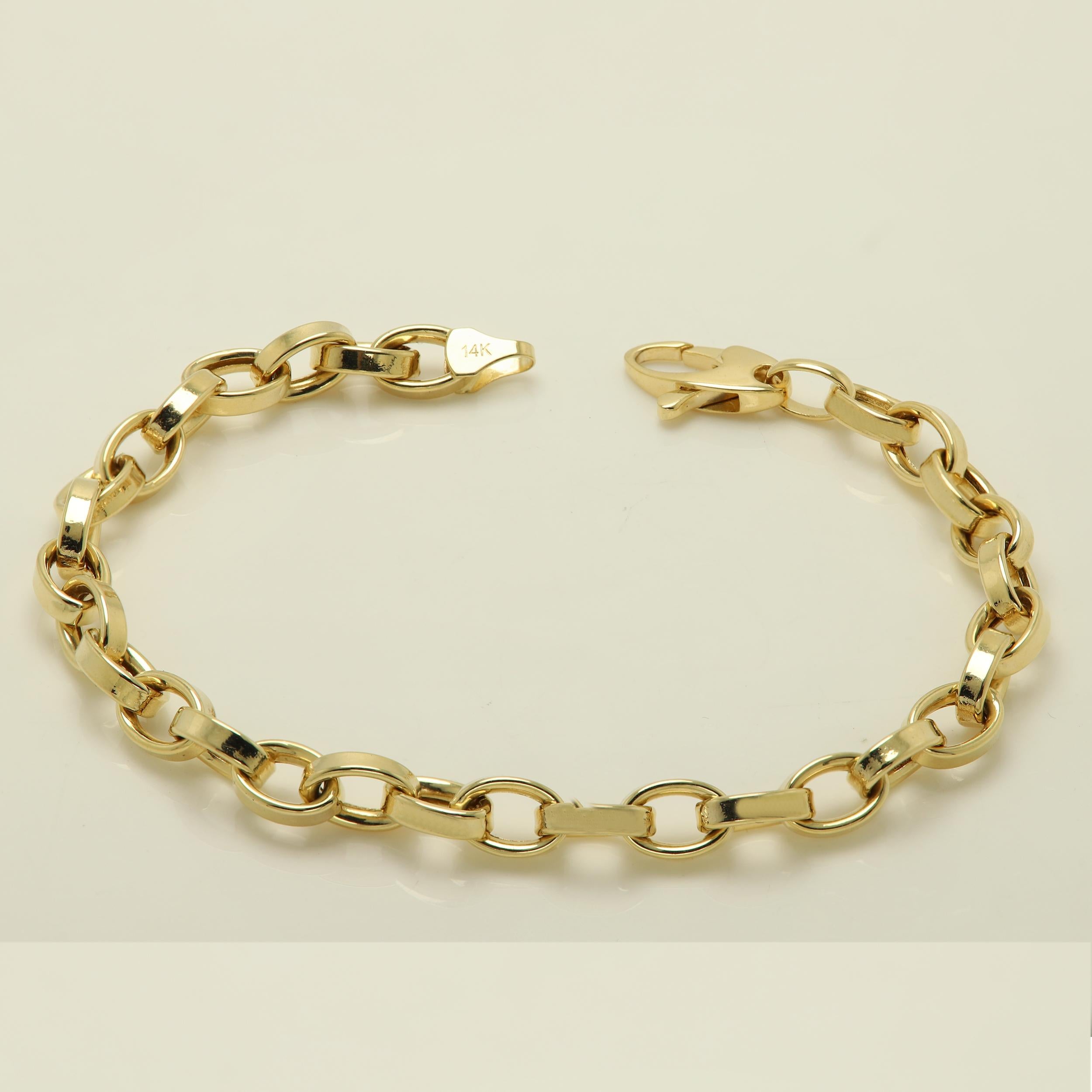 Italian Link Chain Bracelet 14 Karat  Gold Trendy Link Bracelet For Sale 2