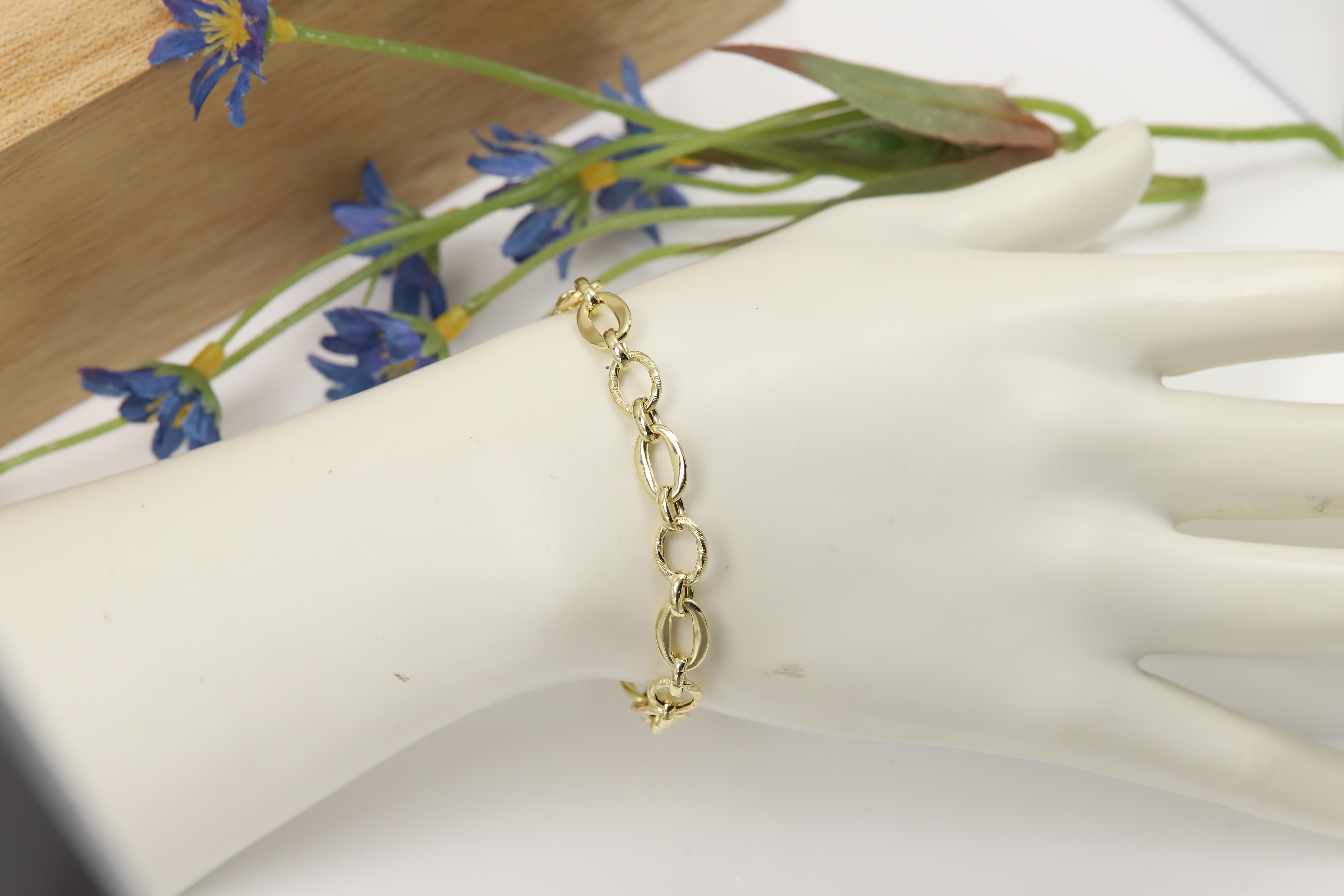 Bracelet à maillons italien en or 14 carats  Bracelet à maillons tendance en or en vente 5
