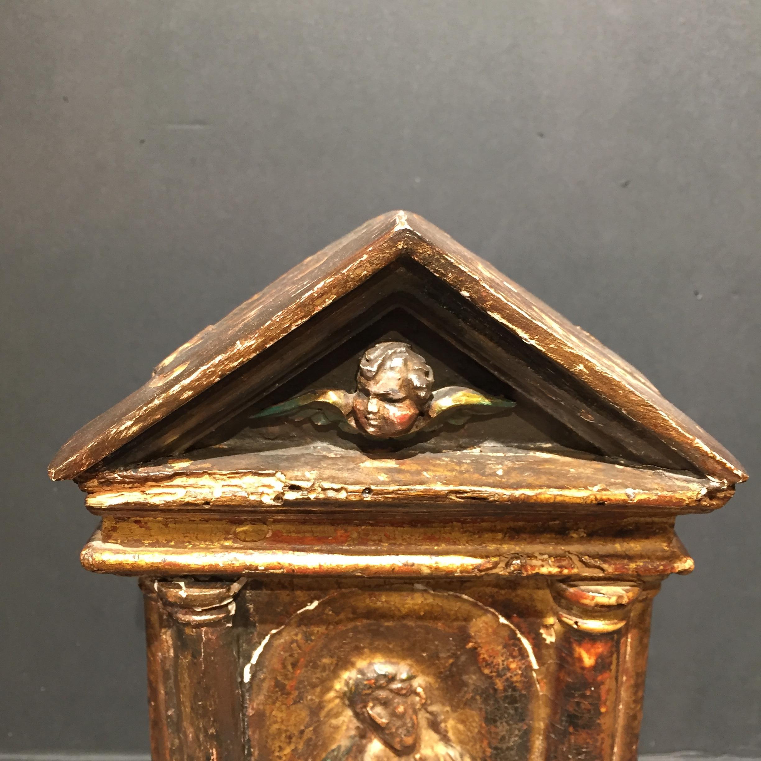 Hand-Carved Italian Liturgical Pax Brede Or Osculatorium From The 16th Century For Sale