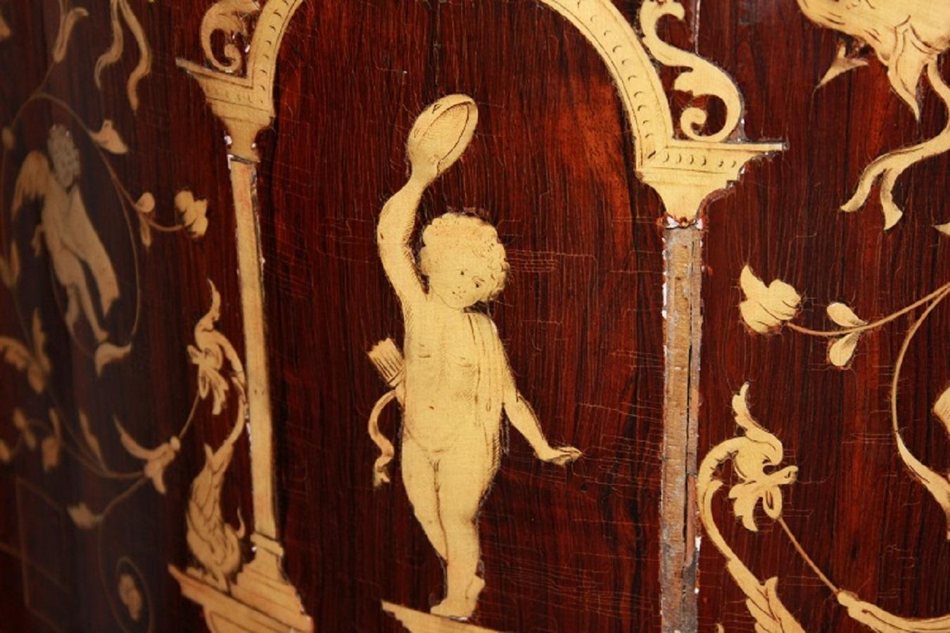 Italian Lombard Corner Cabinet from the 1700s in Rosewood with Pyrographed Ivory For Sale 2