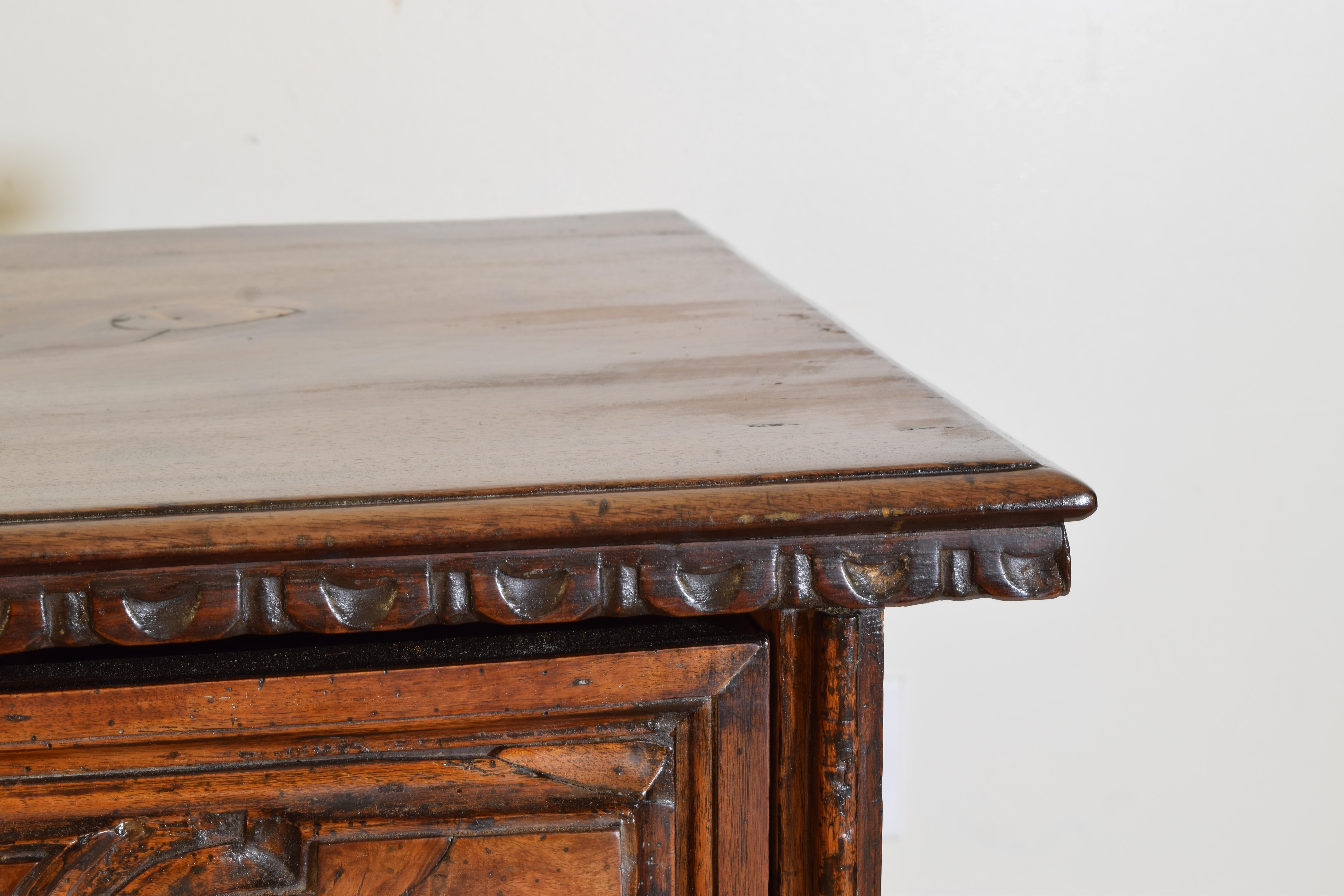 18th Century Italian, Lombardia Carved Walnut 3- Drawer Commode, Early 18th C For Sale