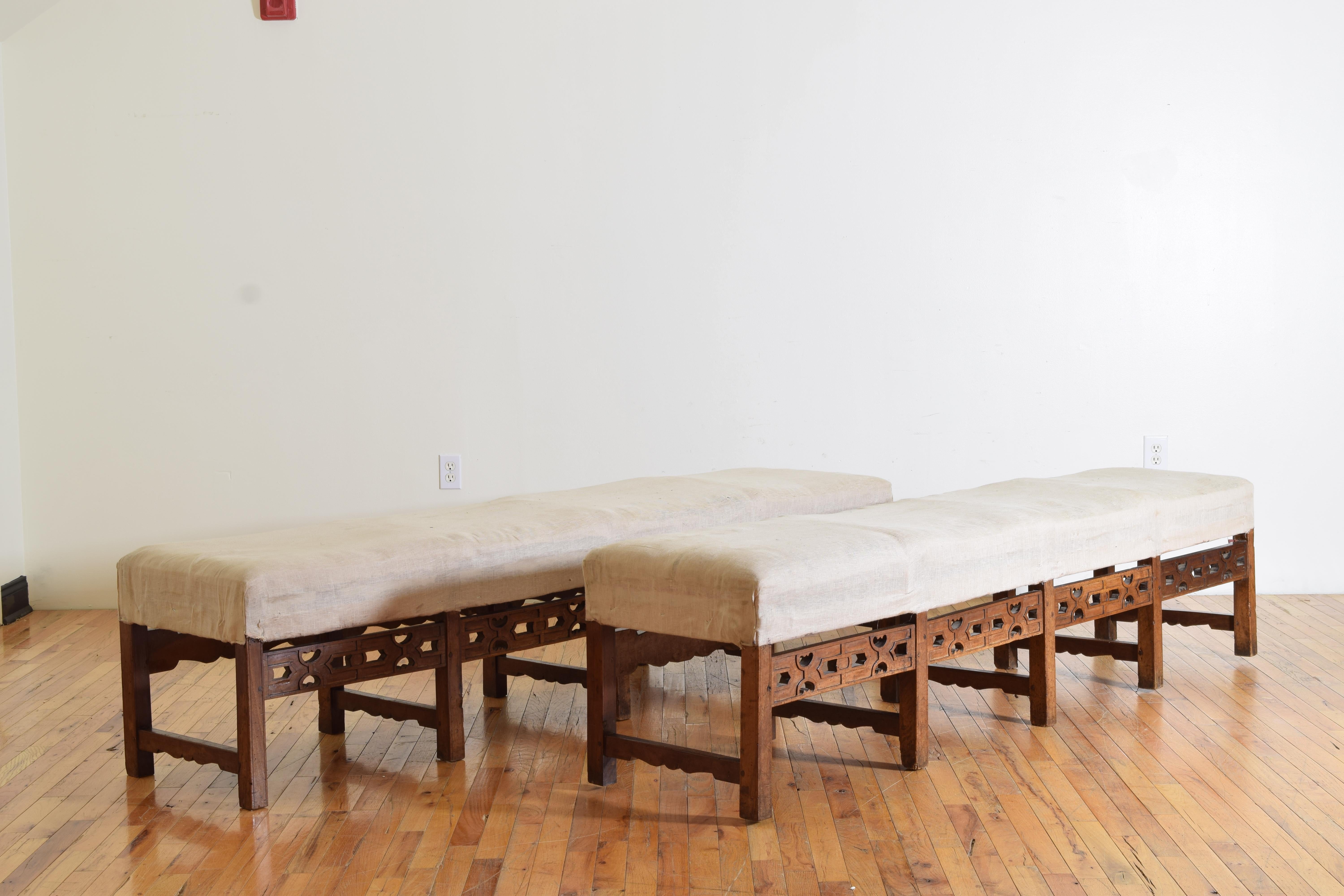 Italian, Lombardia, Baroque Period Carved Walnut Bench, Early 18th C. In Good Condition In Atlanta, GA