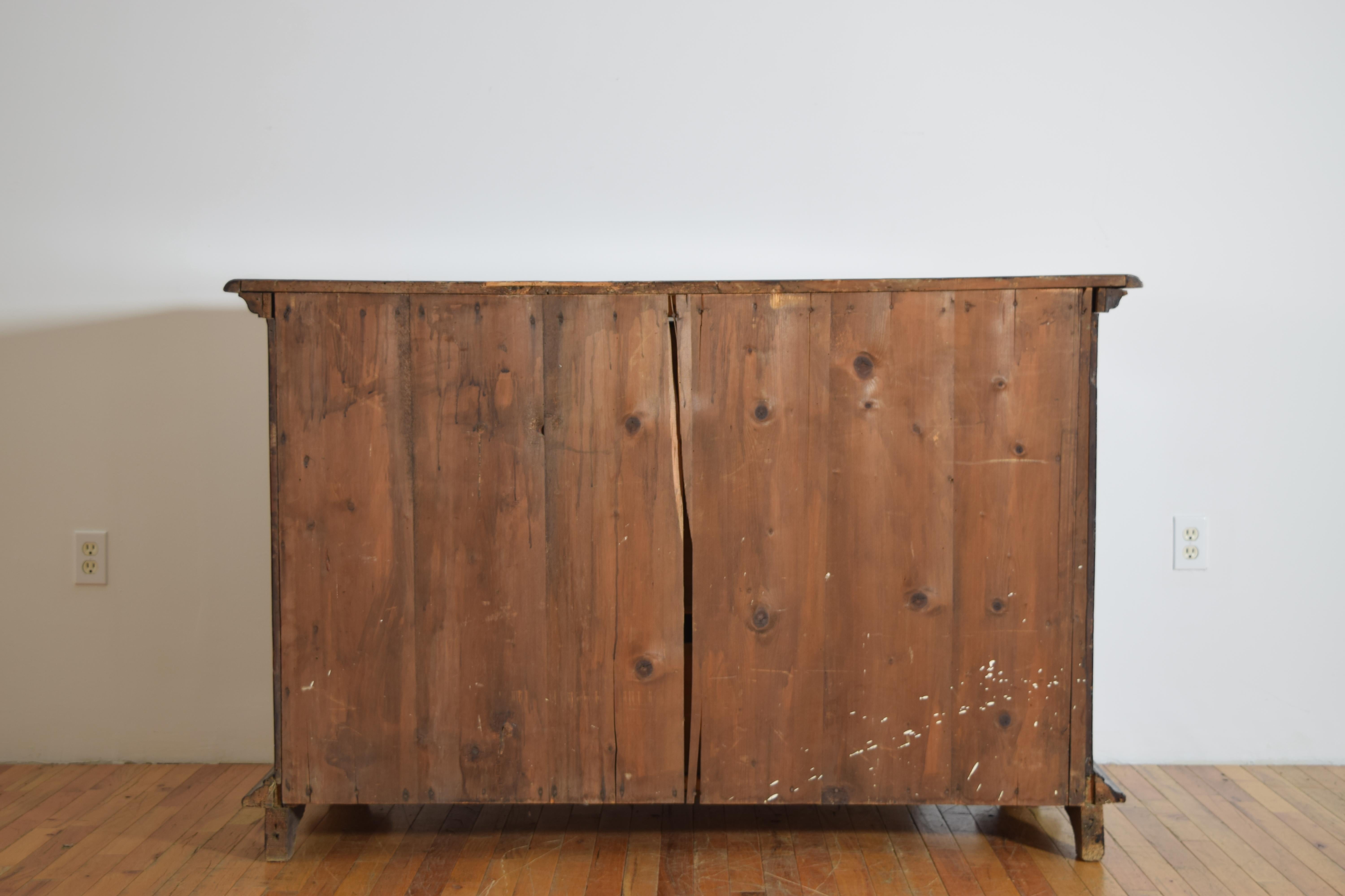 Italian, Lombardia, Louis XIII Style Walnut 3-Drawer Commode, late 18th century For Sale 5