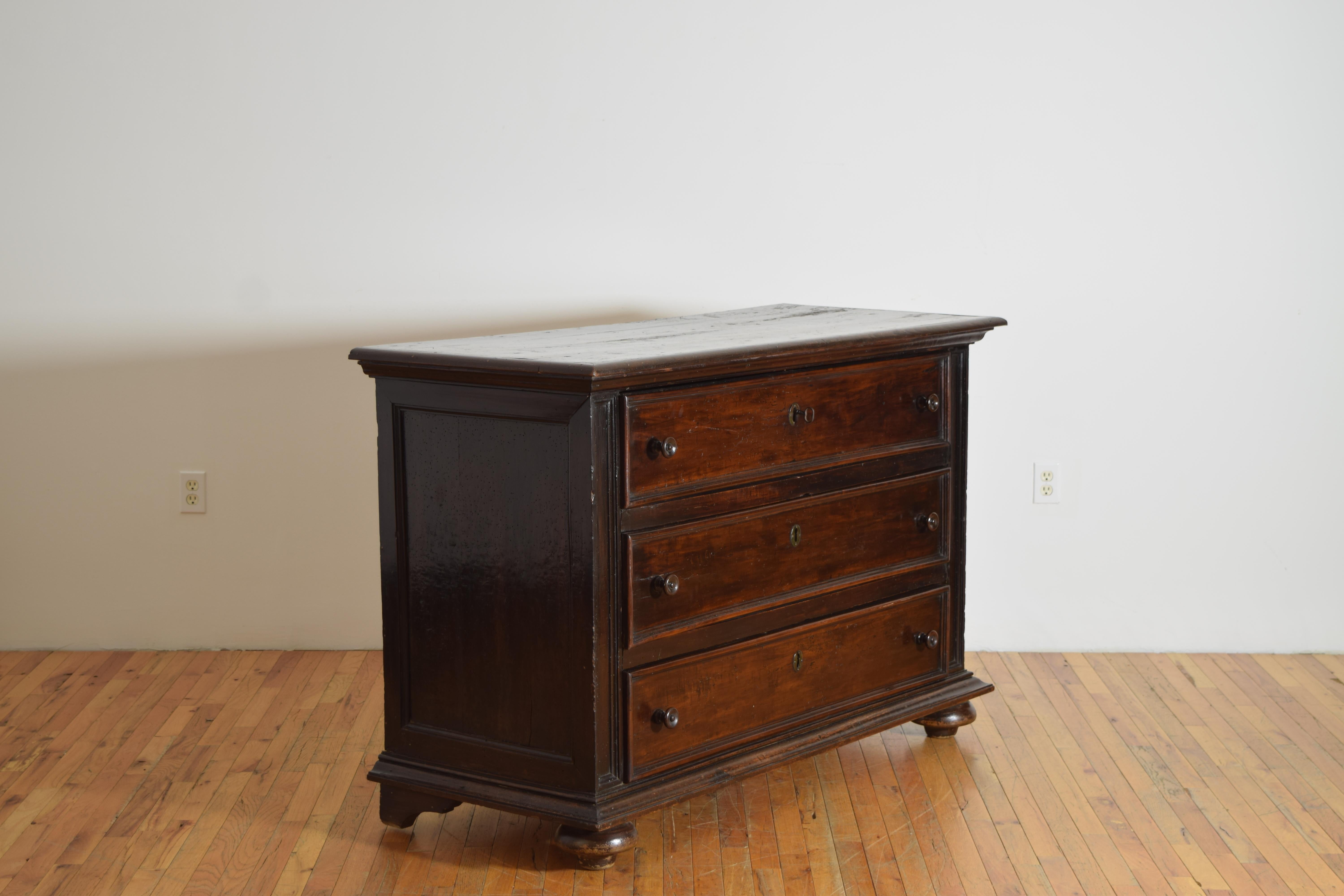 Italian, Lombardia, Louis XIII Style Walnut 3-Drawer Commode, late 18th century In Good Condition For Sale In Atlanta, GA