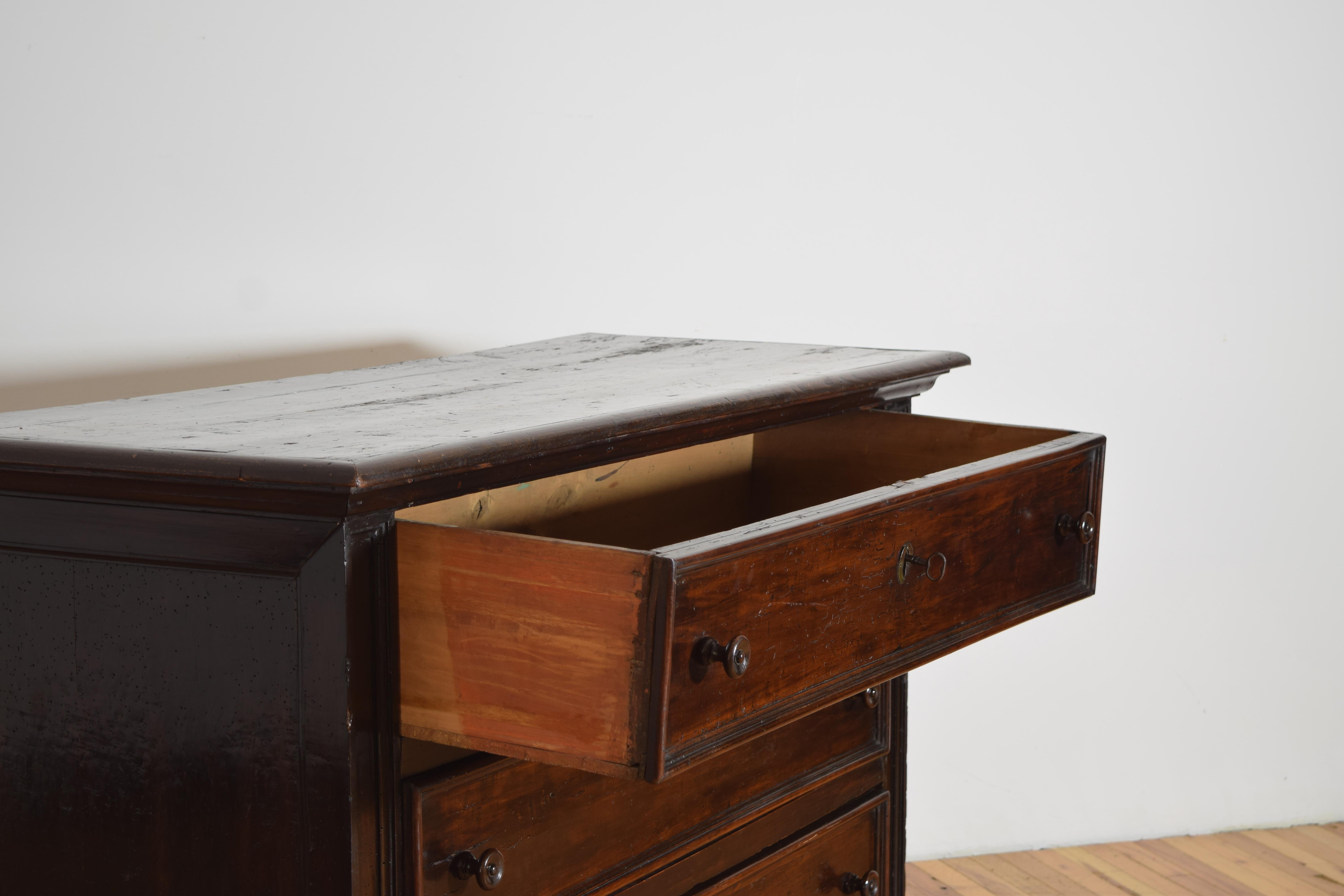 Italian, Lombardia, Louis XIII Style Walnut 3-Drawer Commode, late 18th century For Sale 1