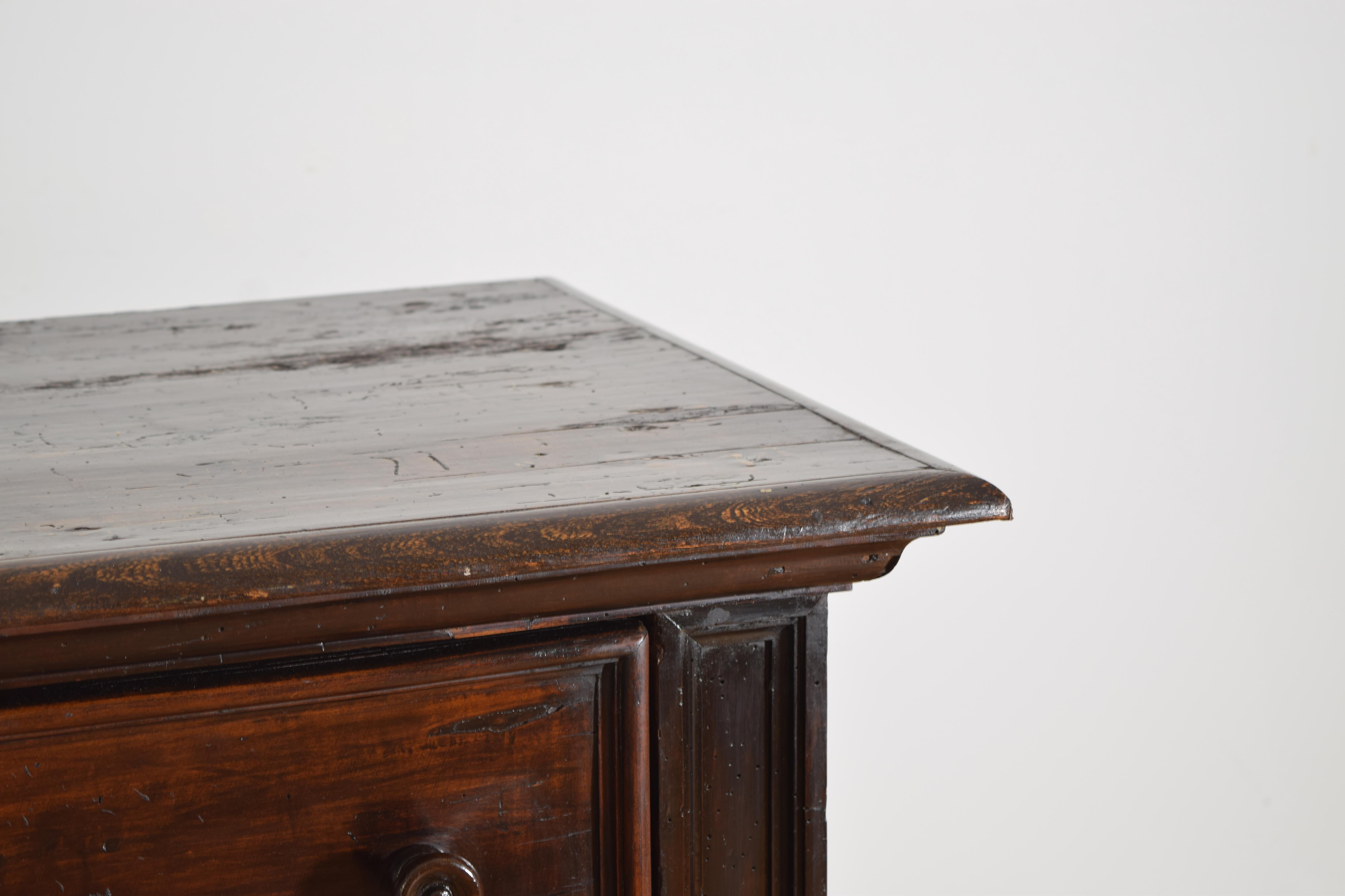 Italian, Lombardia, Louis XIII Style Walnut 3-Drawer Commode, late 18th century For Sale 2