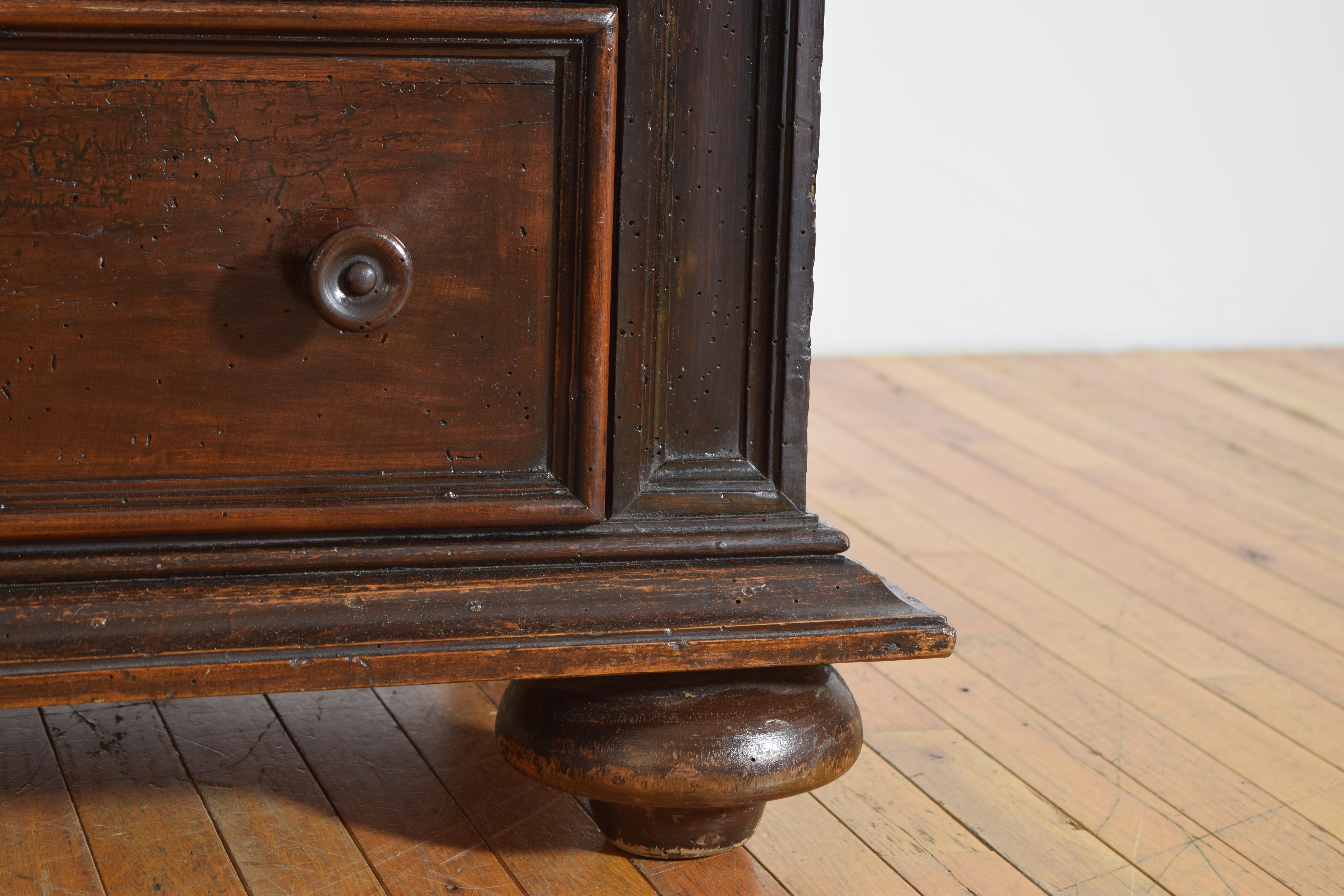 Italian, Lombardia, Louis XIII Style Walnut 3-Drawer Commode, late 18th century For Sale 4