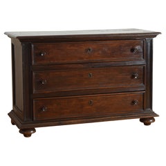 Commodes and Chests of Drawers