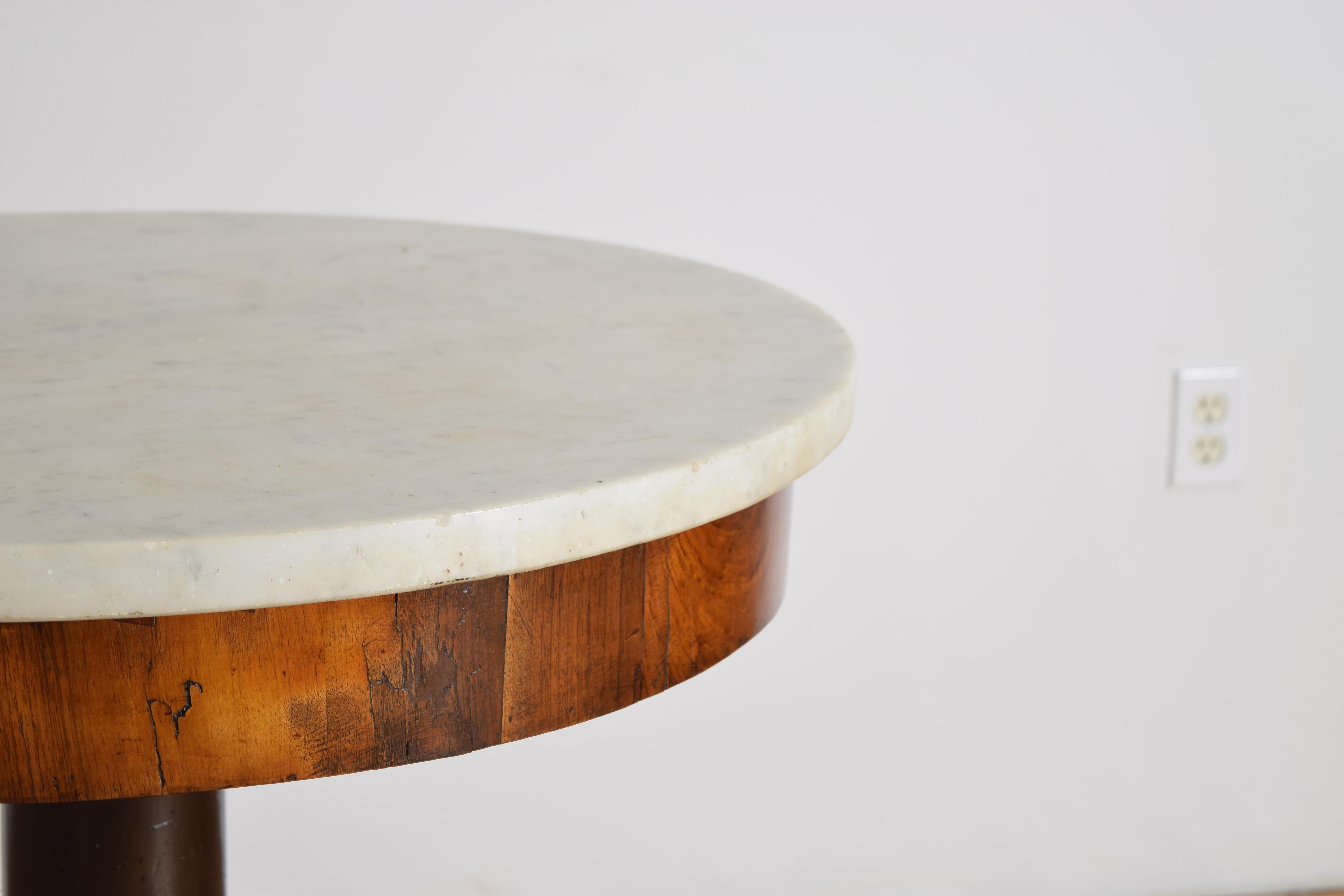 Italian, Lombardia, Neoclassic Walnut, Ebonized, & Marble Center Table, ca. 1820 In Good Condition For Sale In Atlanta, GA