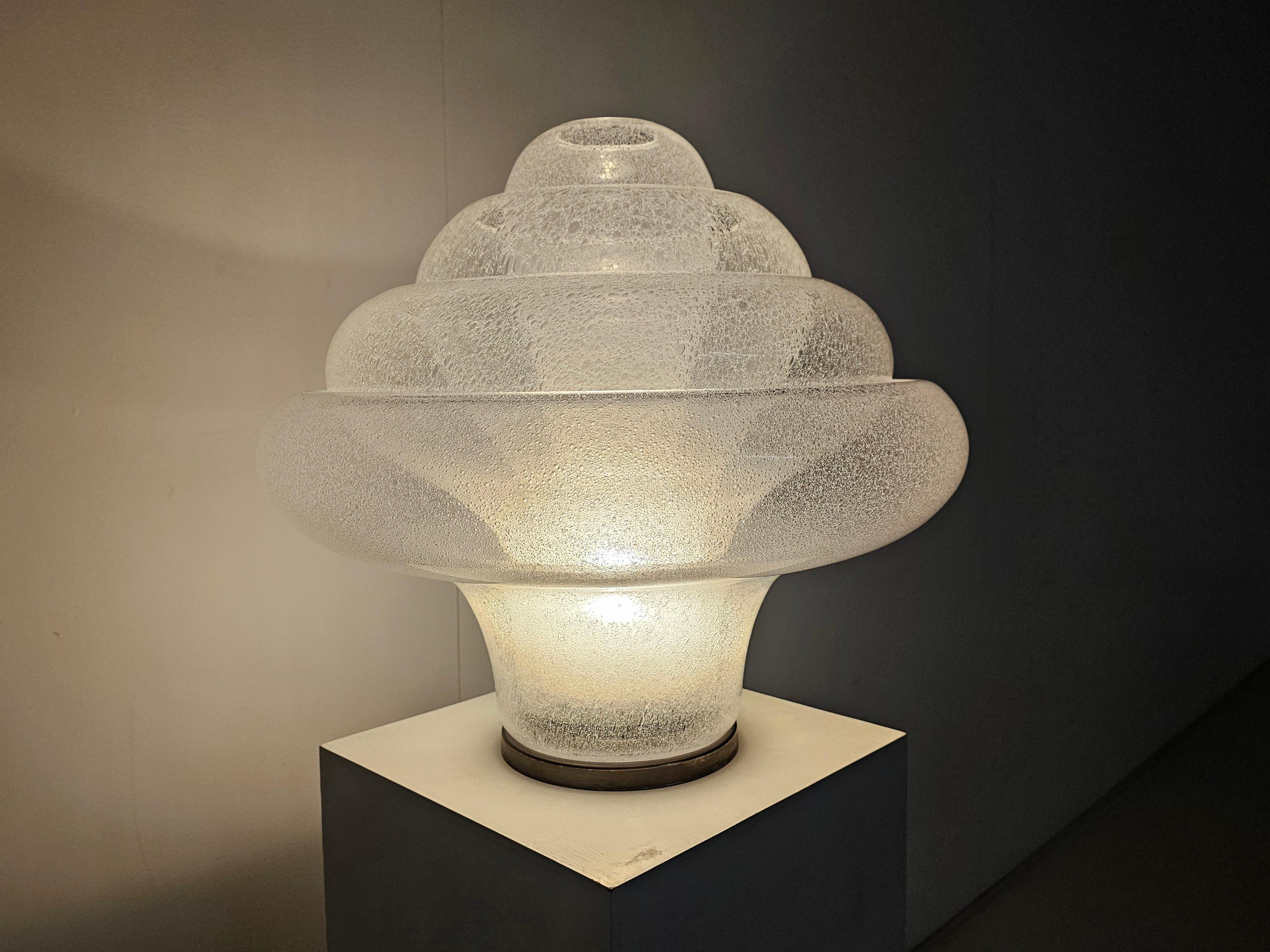 Lámpara de sobremesa italiana de loto de cristal de Murano y metal de Carlo Nason para Mazzega, 1960 Moderno de mediados de siglo
