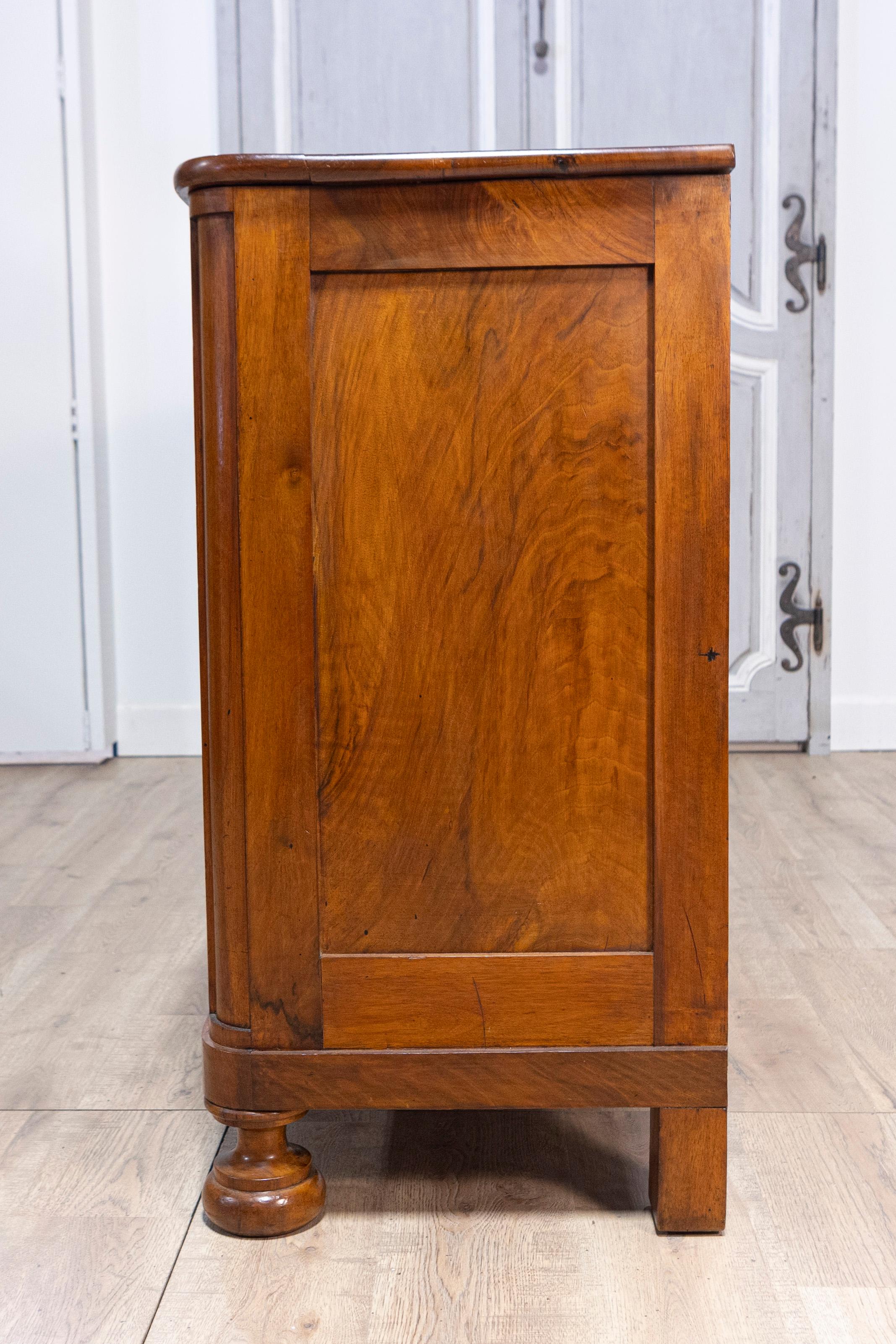 Enfilade italienne Louis-Philippe des années 1850 avec deux tiroirs et quatre portes 1
