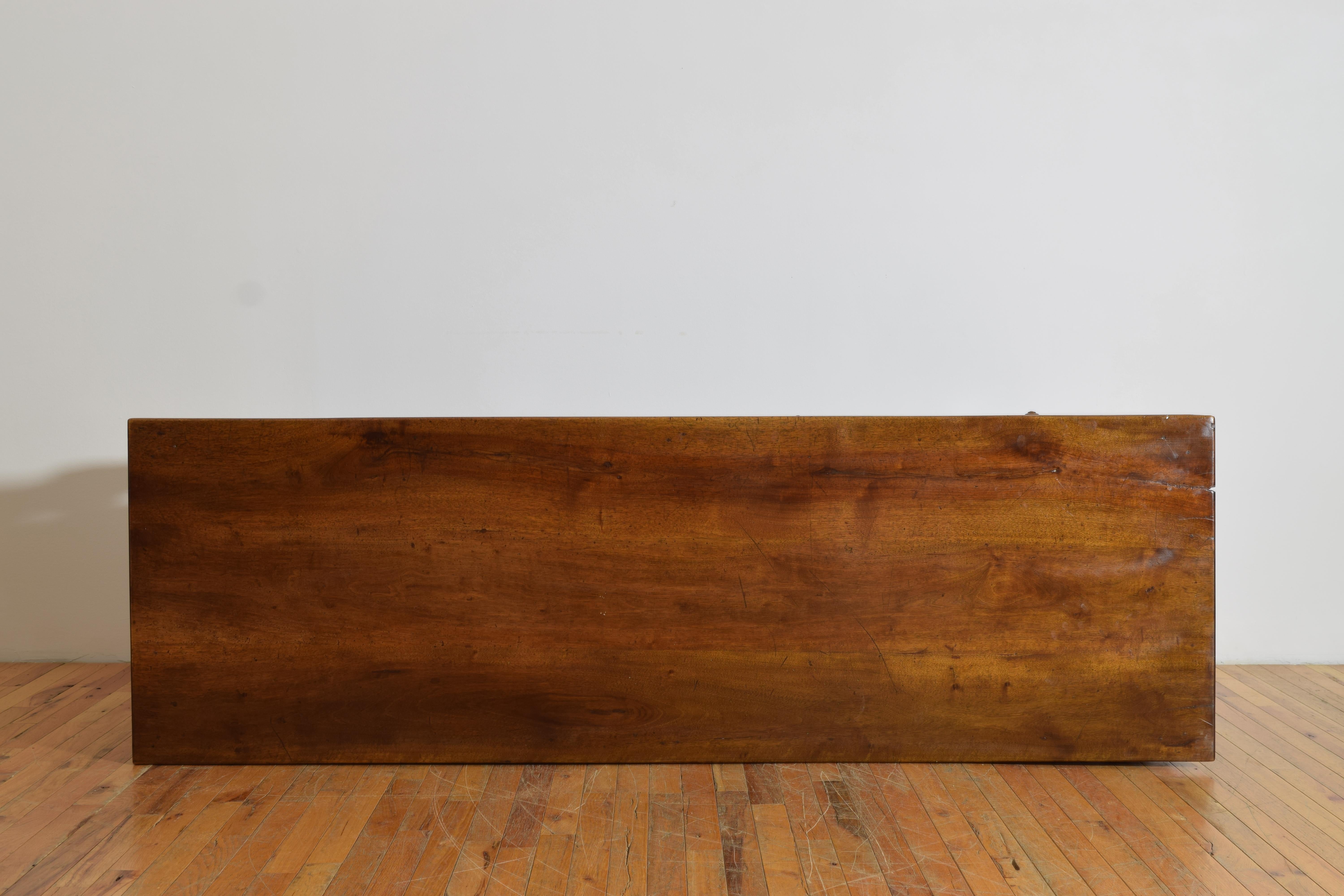 Italian Louis Philippe Period Walnut 4-Drawer Drapers Table, 2nd quarter 19thc. For Sale 6