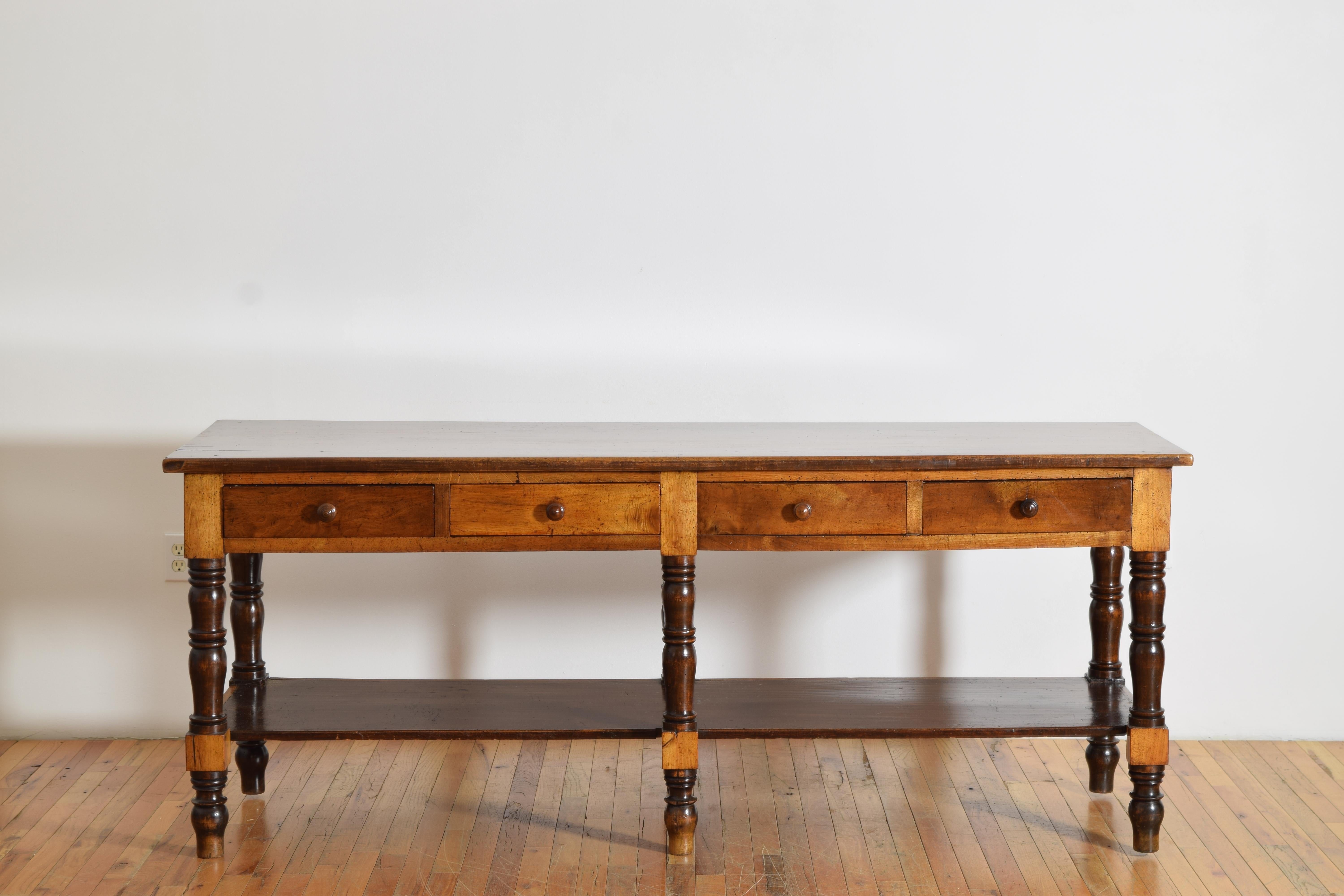Italian Louis Philippe Period Walnut 4-Drawer Drapers Table, 2nd quarter 19thc. In Good Condition For Sale In Atlanta, GA
