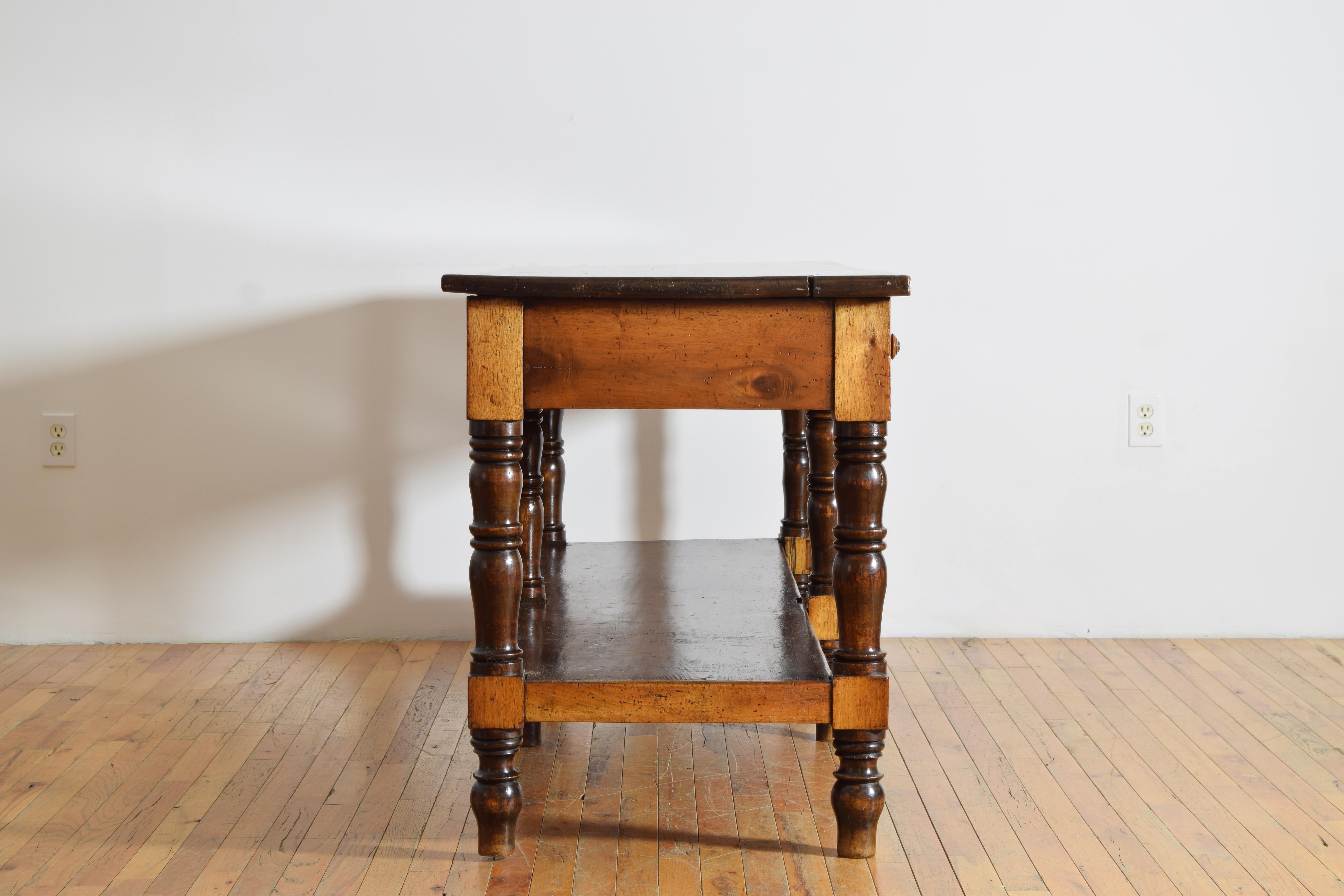 Mid-19th Century Italian Louis Philippe Period Walnut 4-Drawer Drapers Table, 2nd quarter 19thc. For Sale